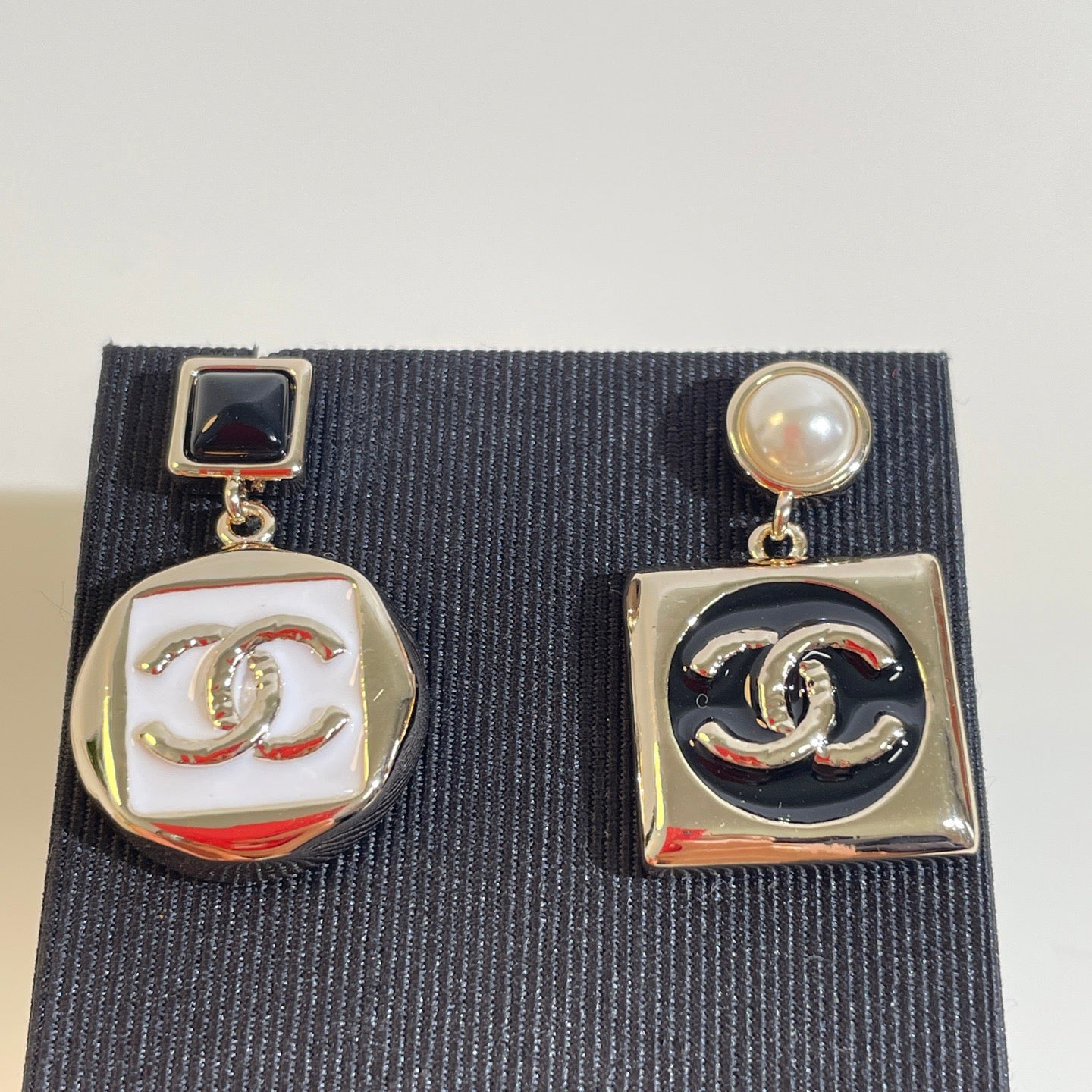 CC EARRINGS