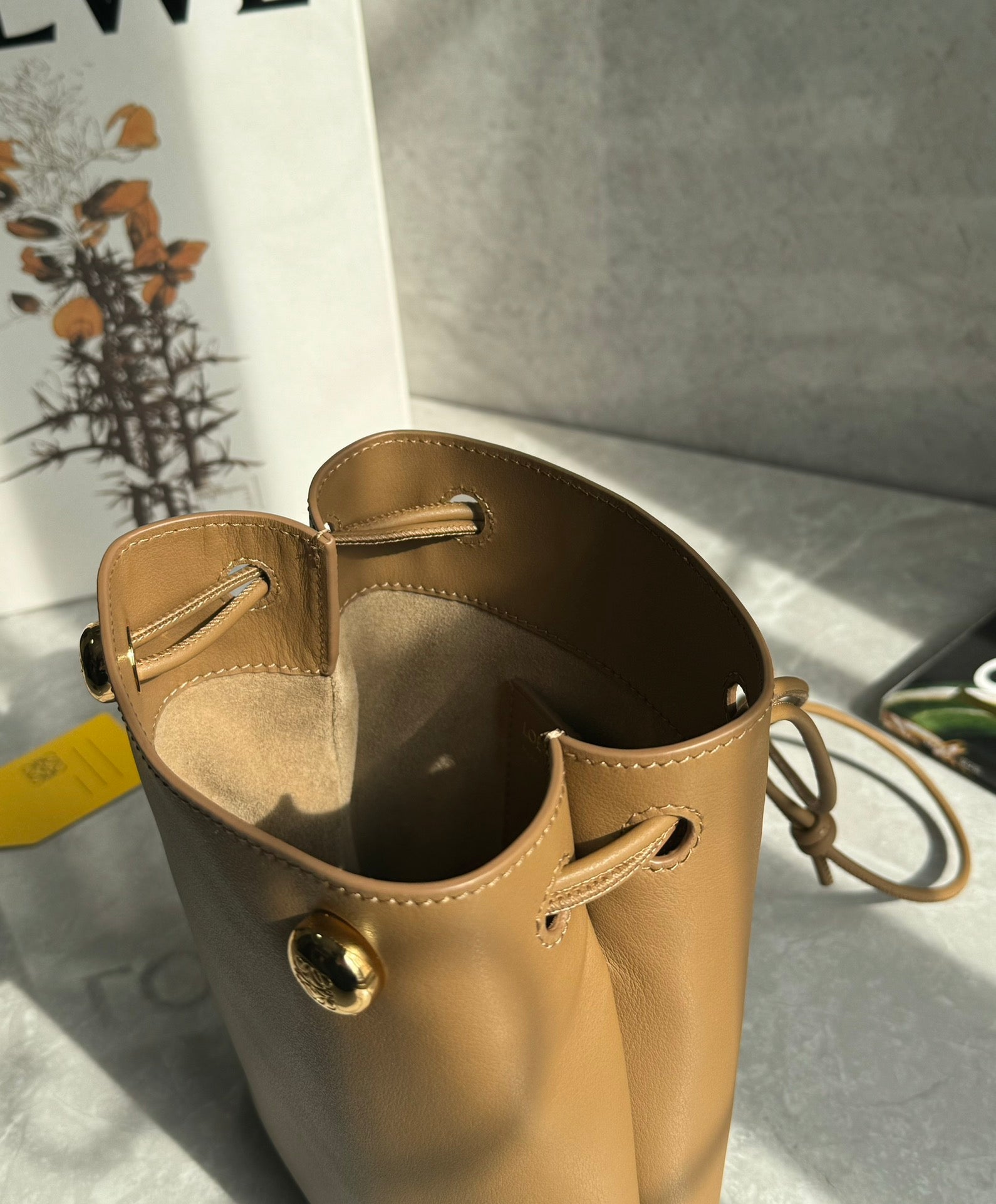 LOEW PEBBLE POUCH