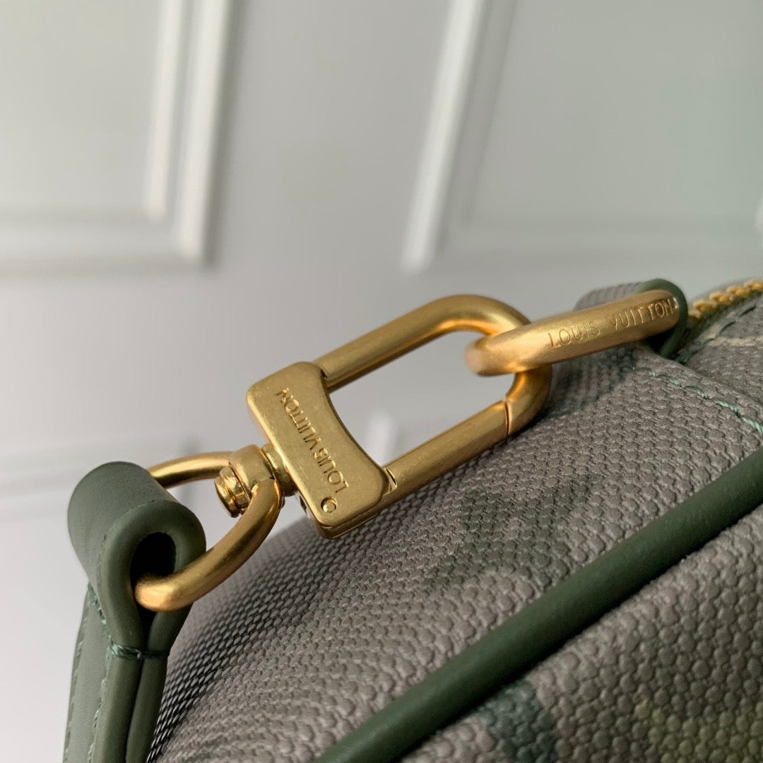 LOU TROCADERO WEARABLE WALLET