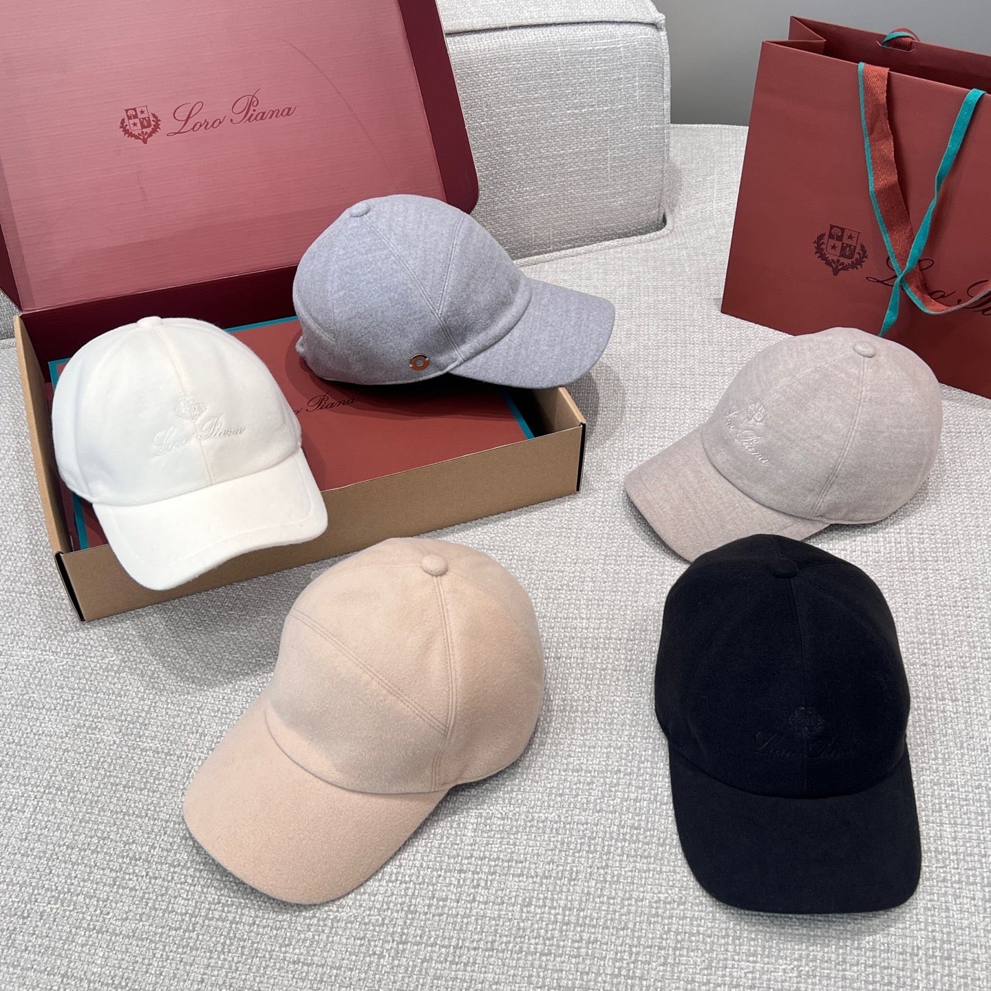 LORO P CASHMERE CAP