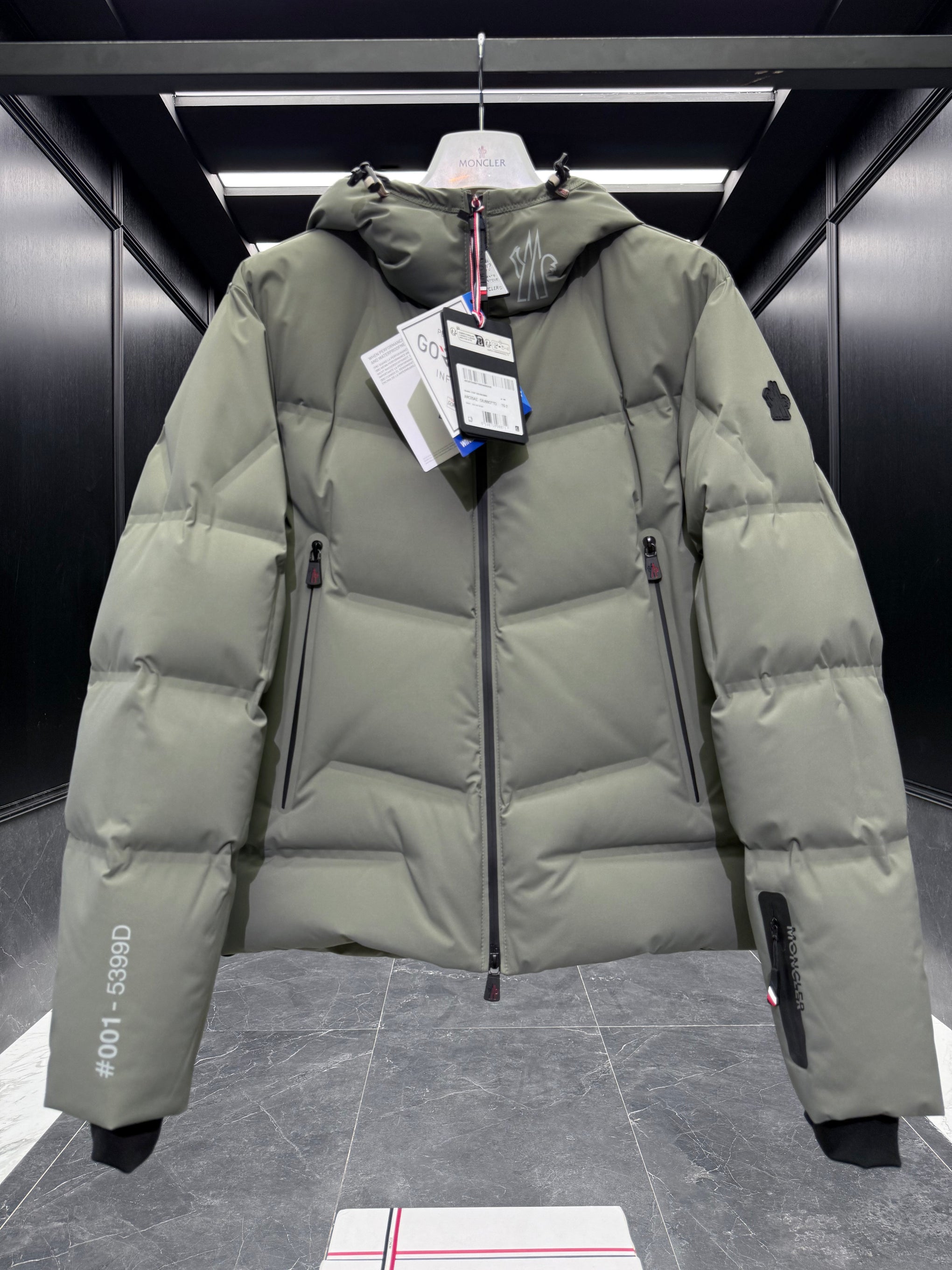MONC ARCESAZ JACKET