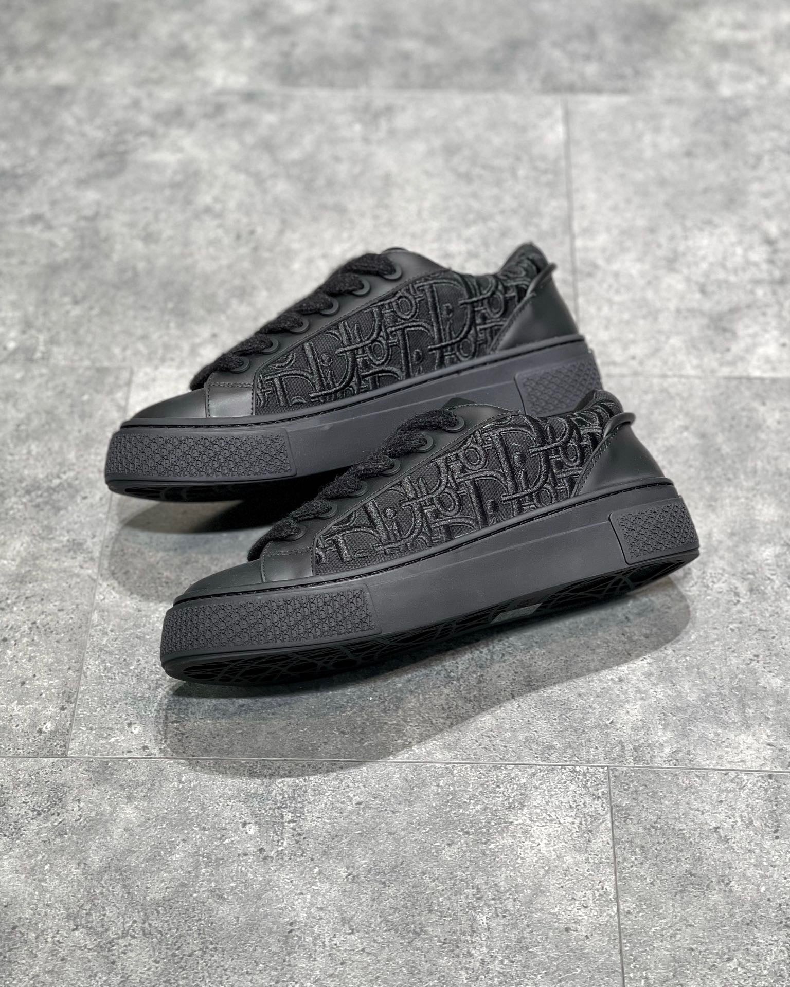 CD B33 SNEAKER