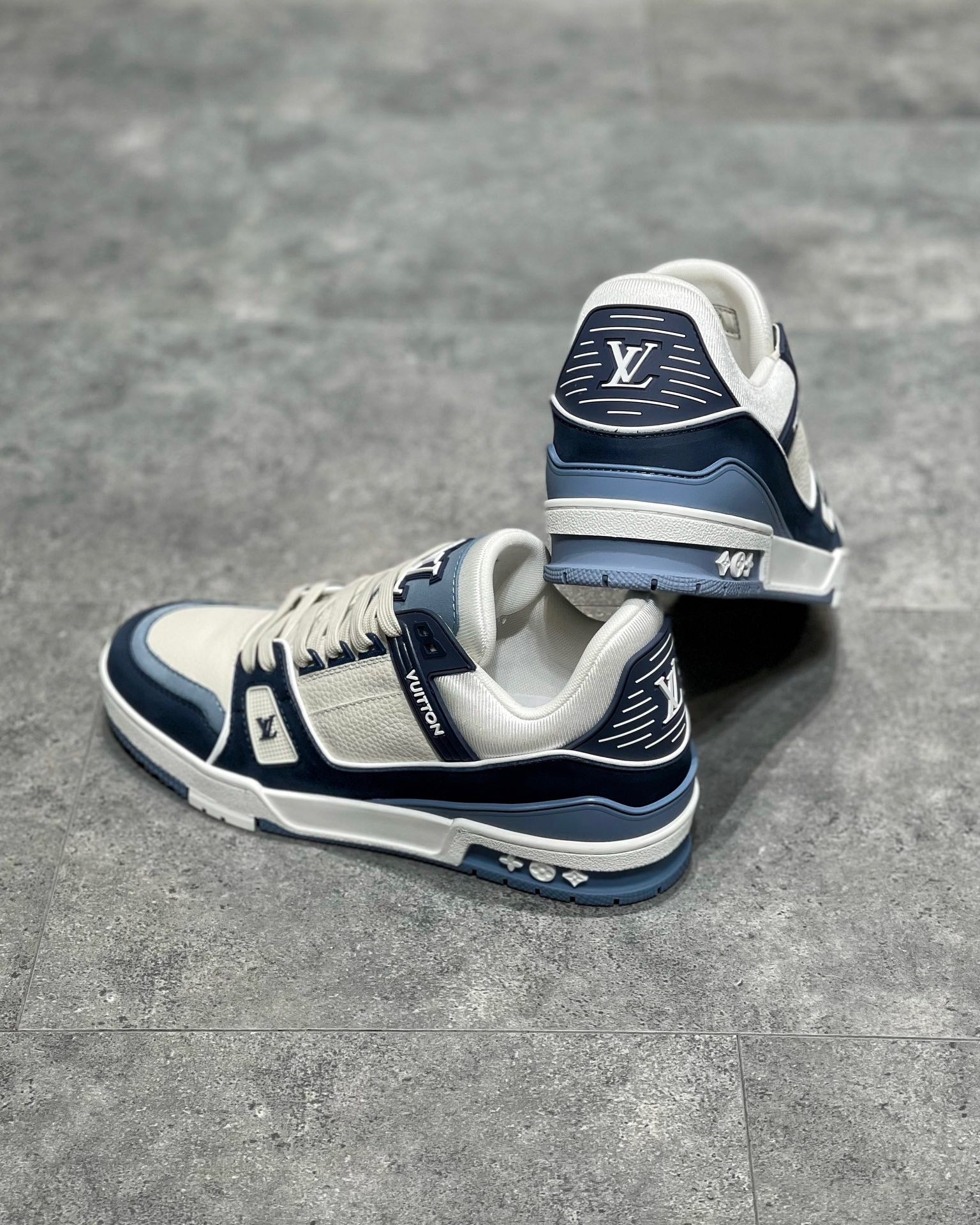 LOU TRAINERS