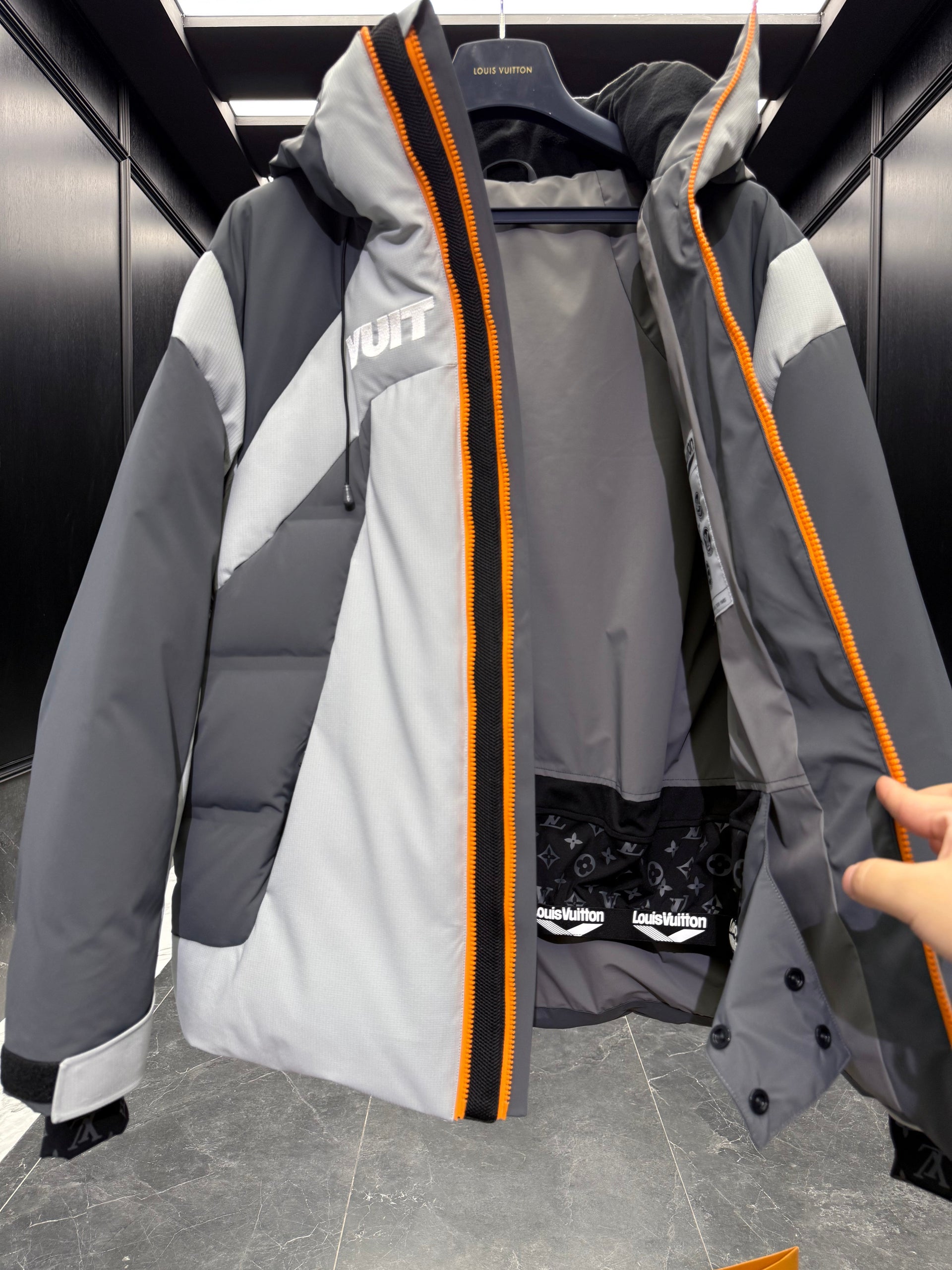 LOU JACKET