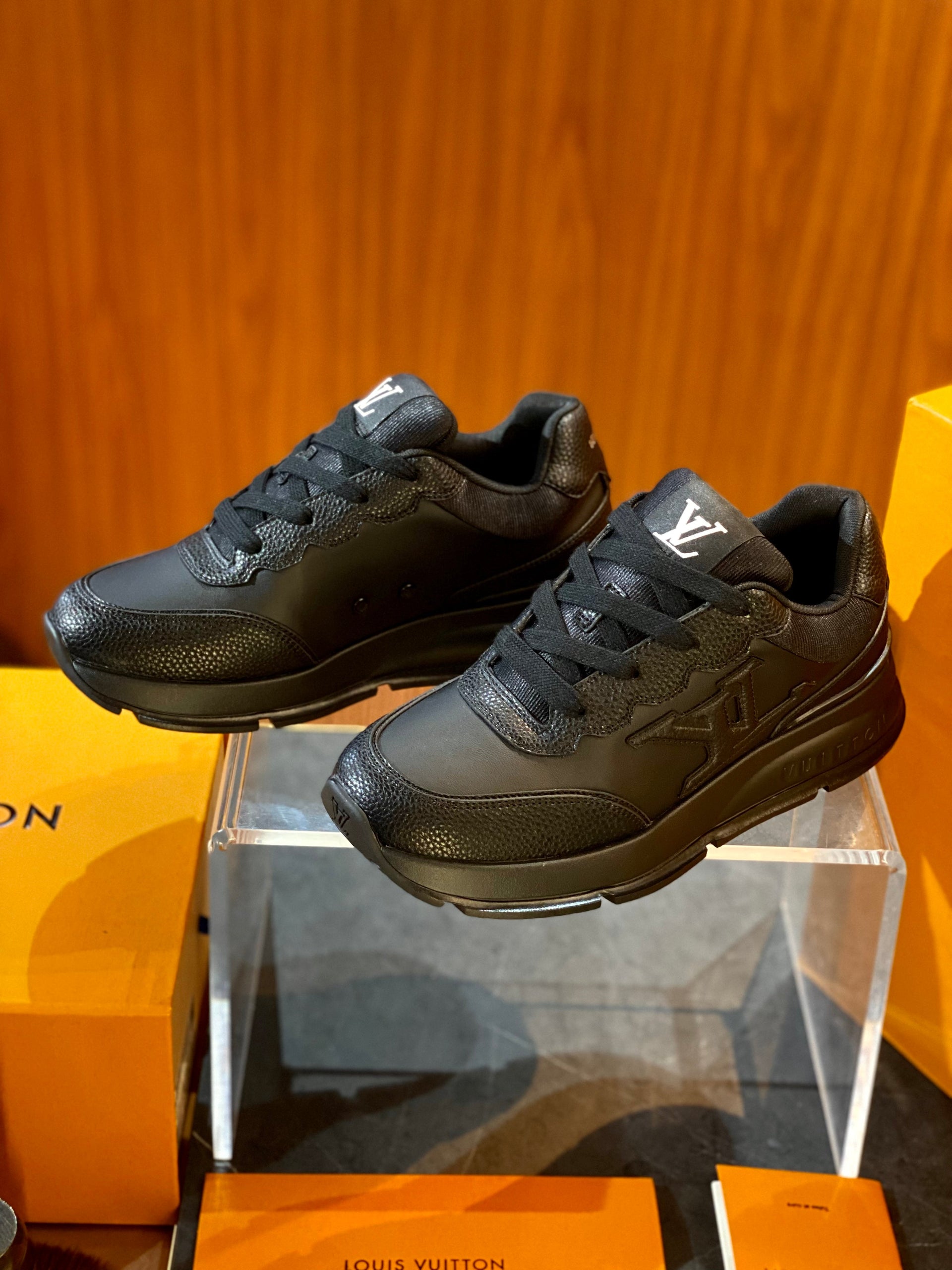 LOU CLASSIC SNEAKER