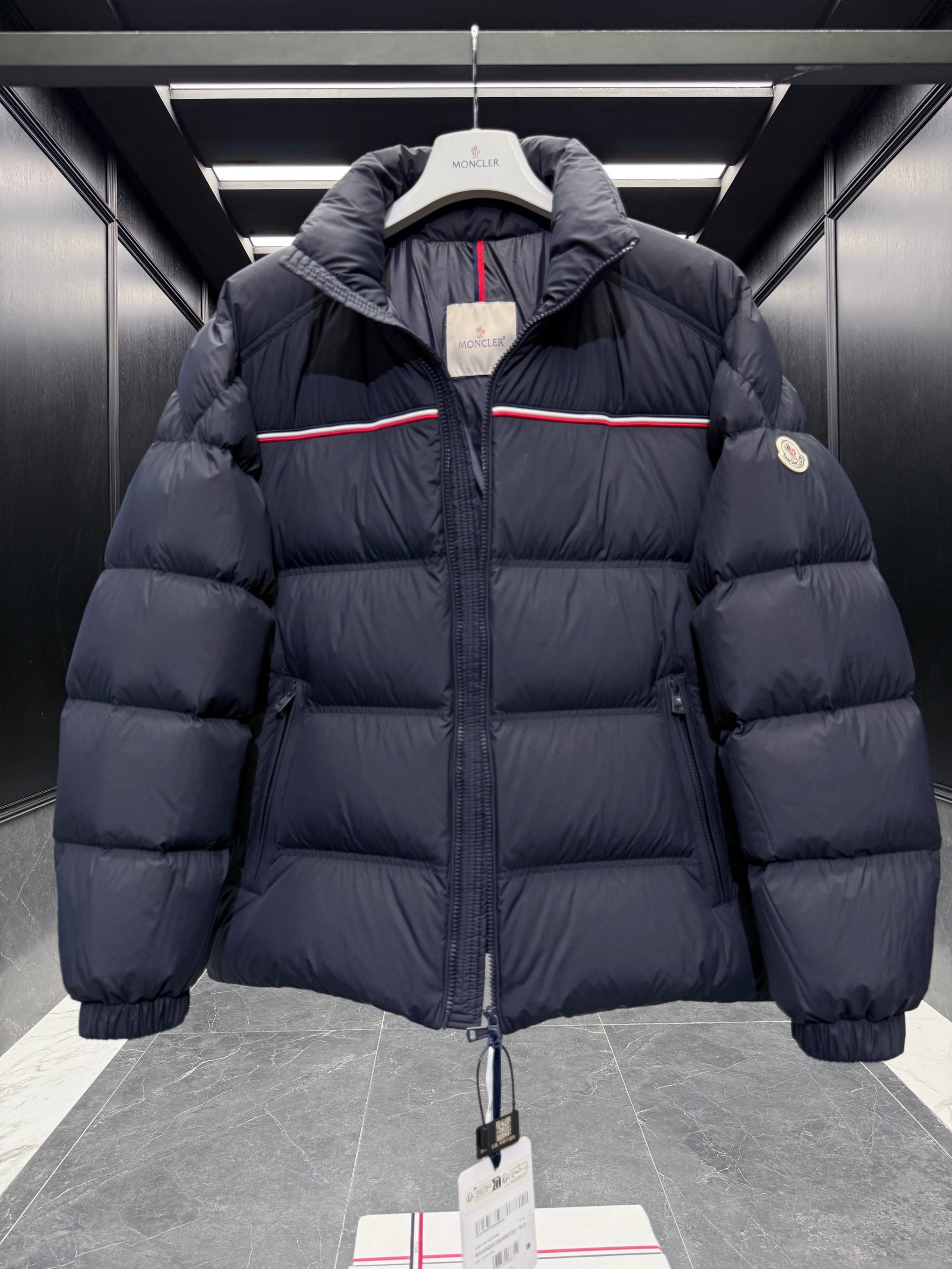 MONC BOUVAQUE JACKET