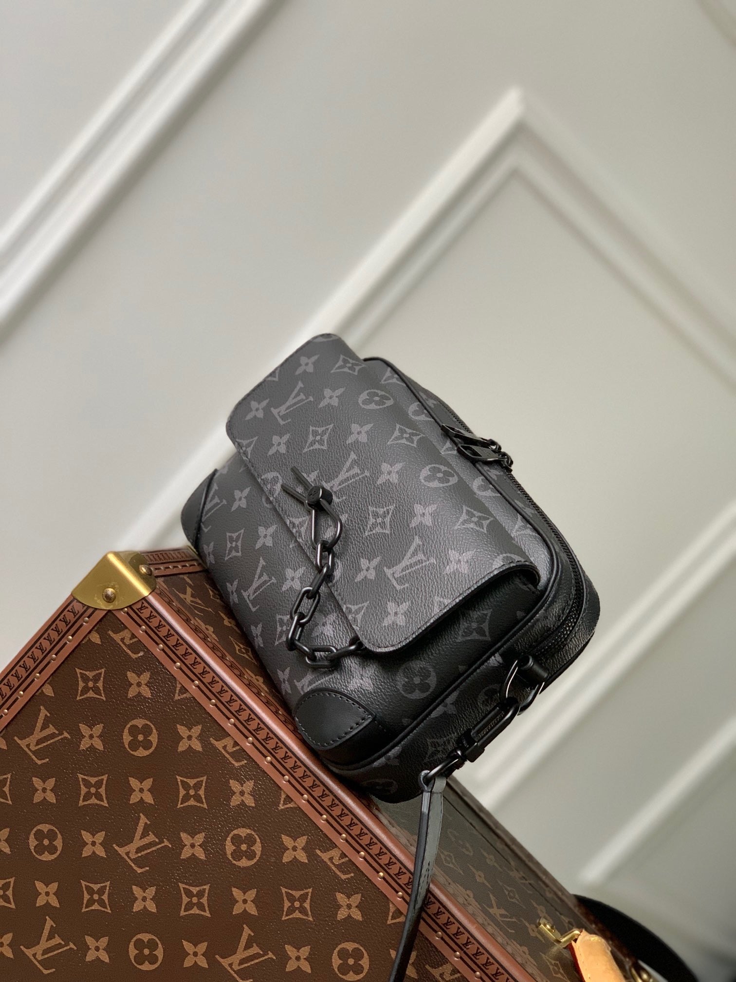 LOU STEAMER MESSENGER BAG