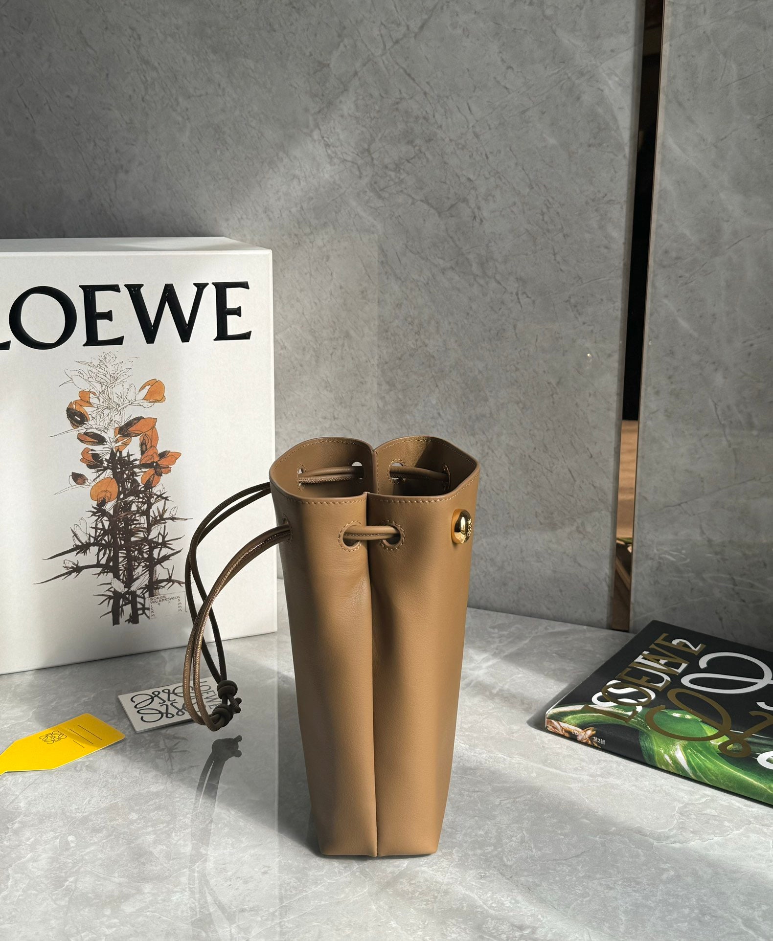 LOEW PEBBLE POUCH