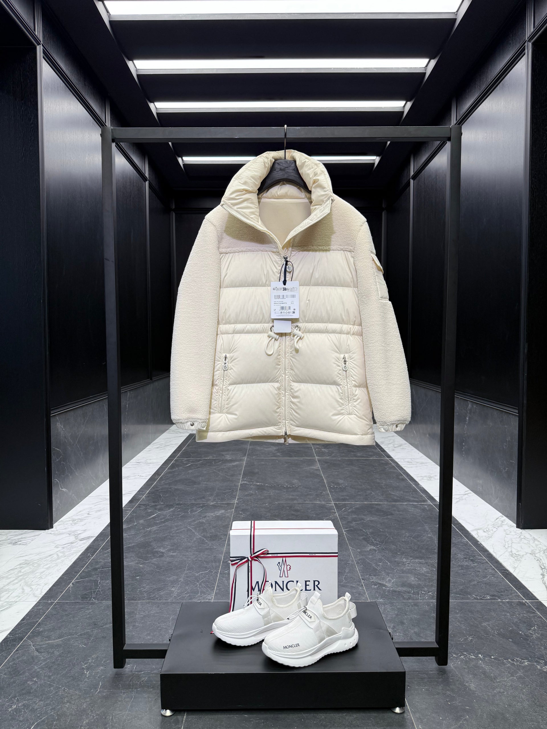 MONC ESCAUT JACKET