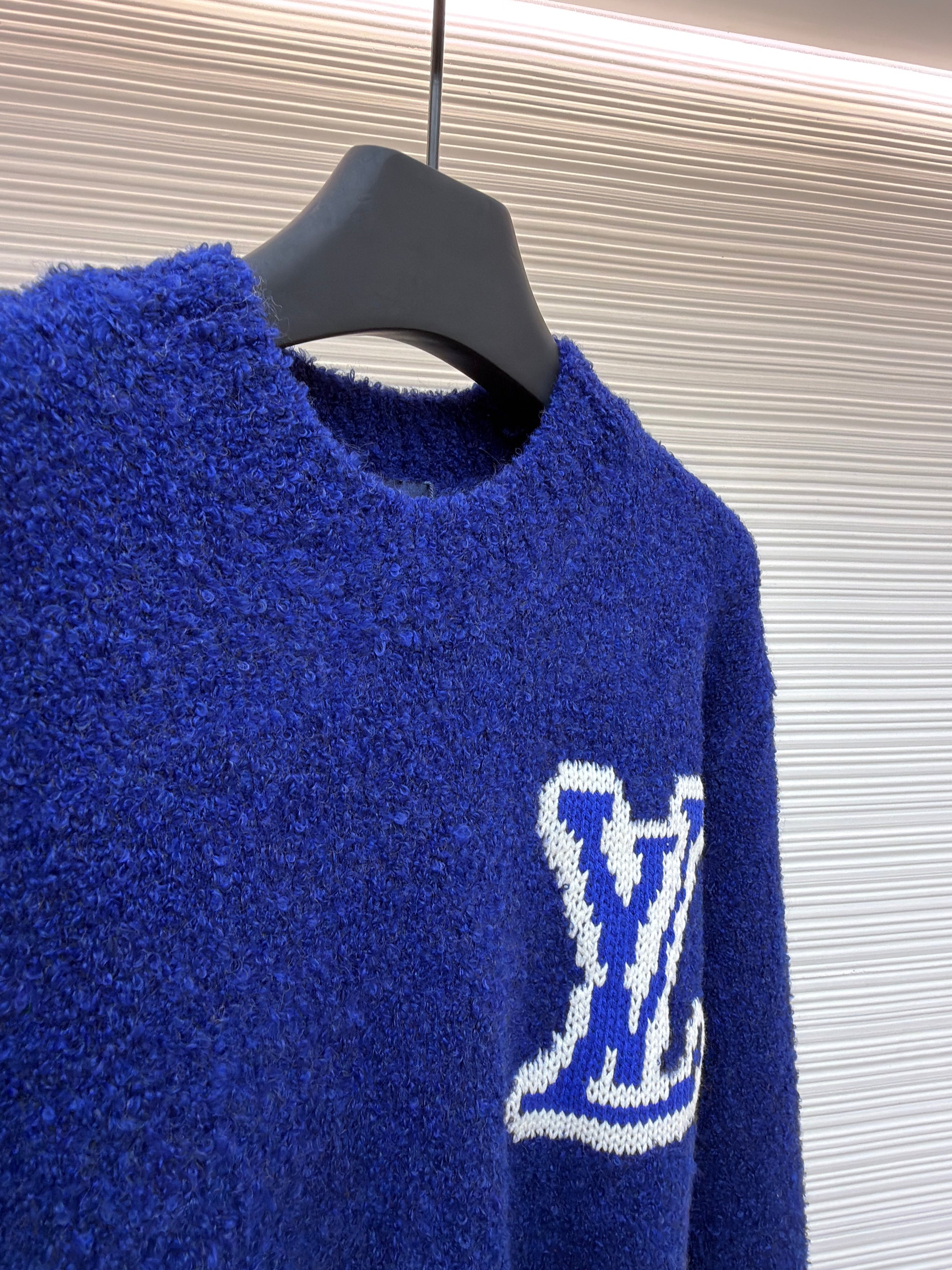 LOU JUMPER