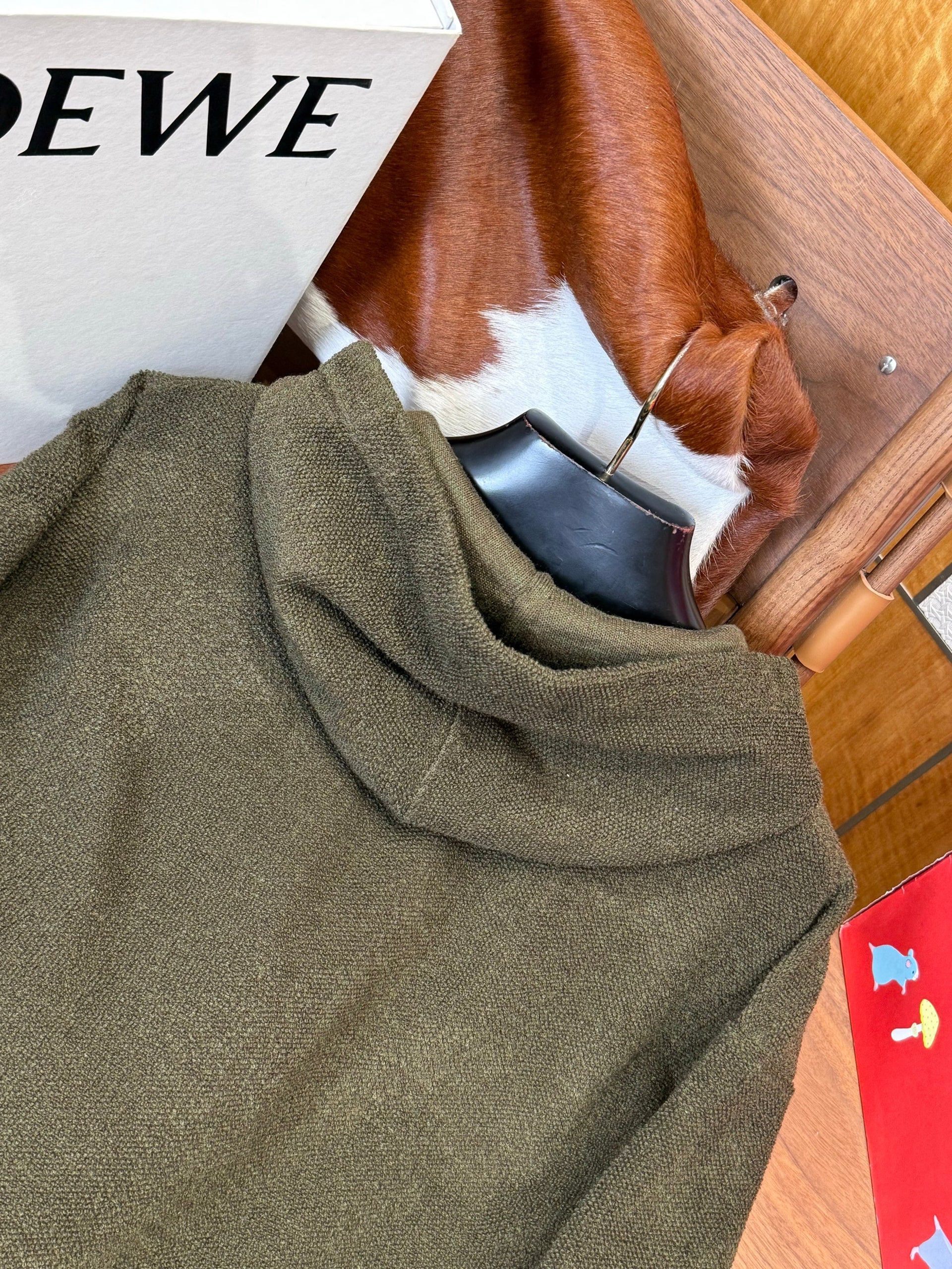 LOEW ZIP HOODIE