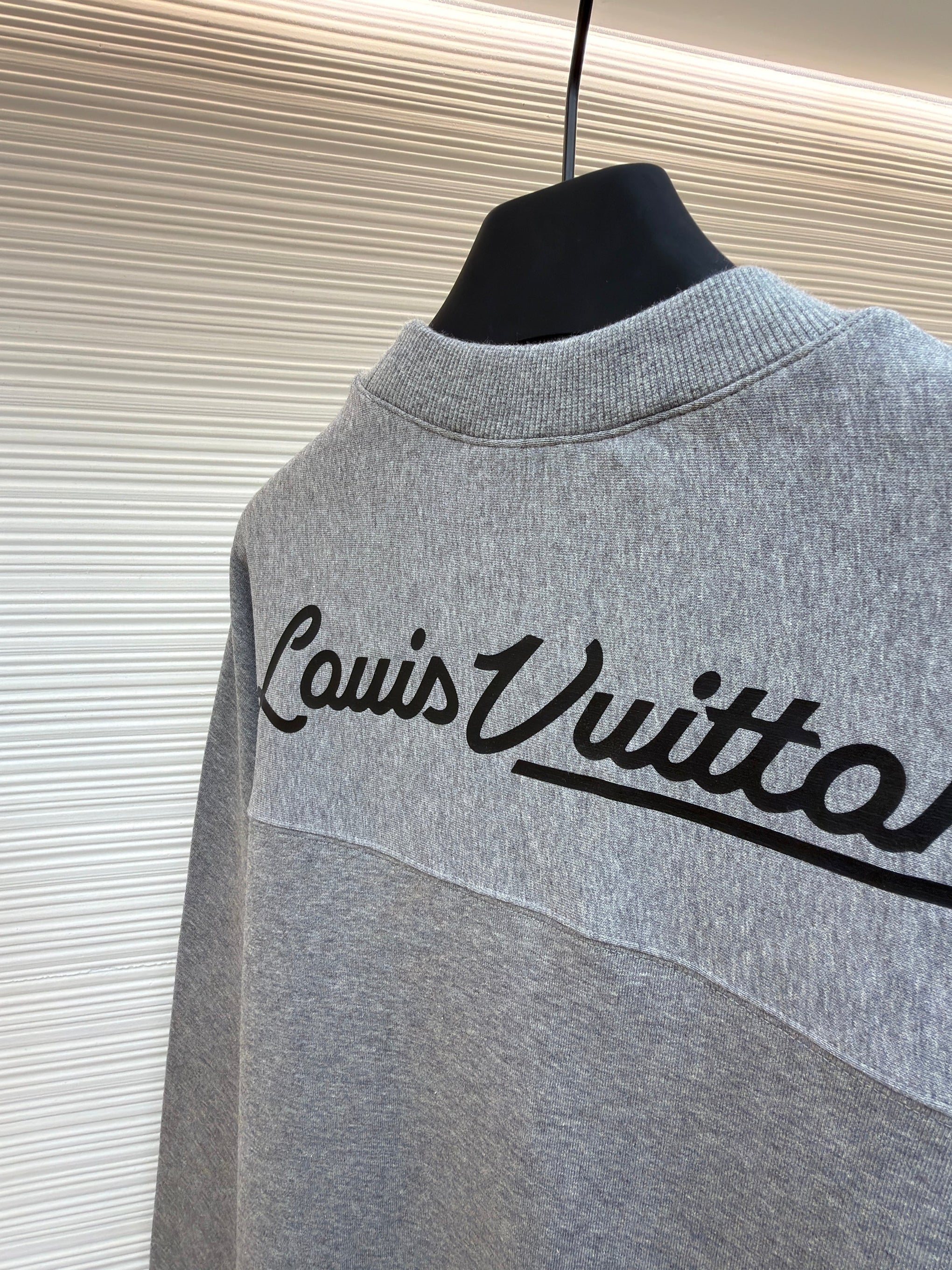 LOU SWEATSHIRT