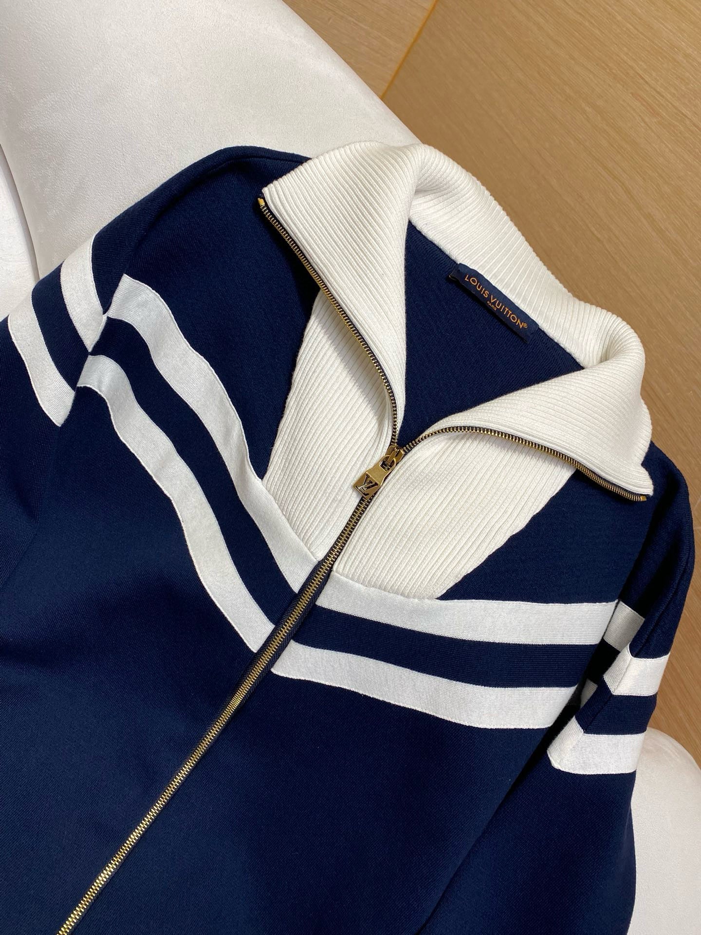 LOU ZIP JUMPER