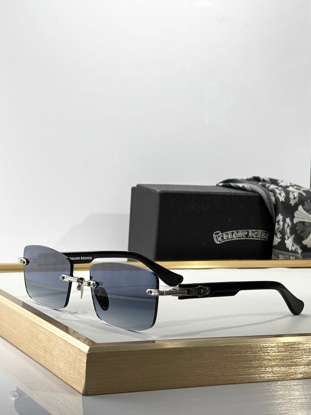 CHROME H SUNGLASSES