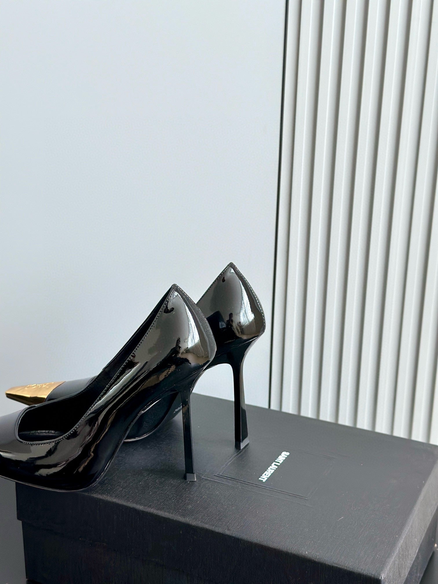 SL HEELS