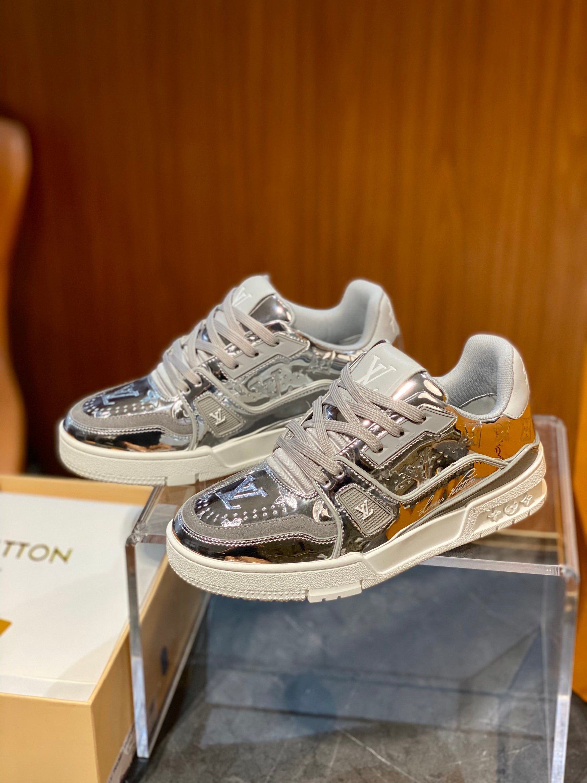 LOU TRAINERS