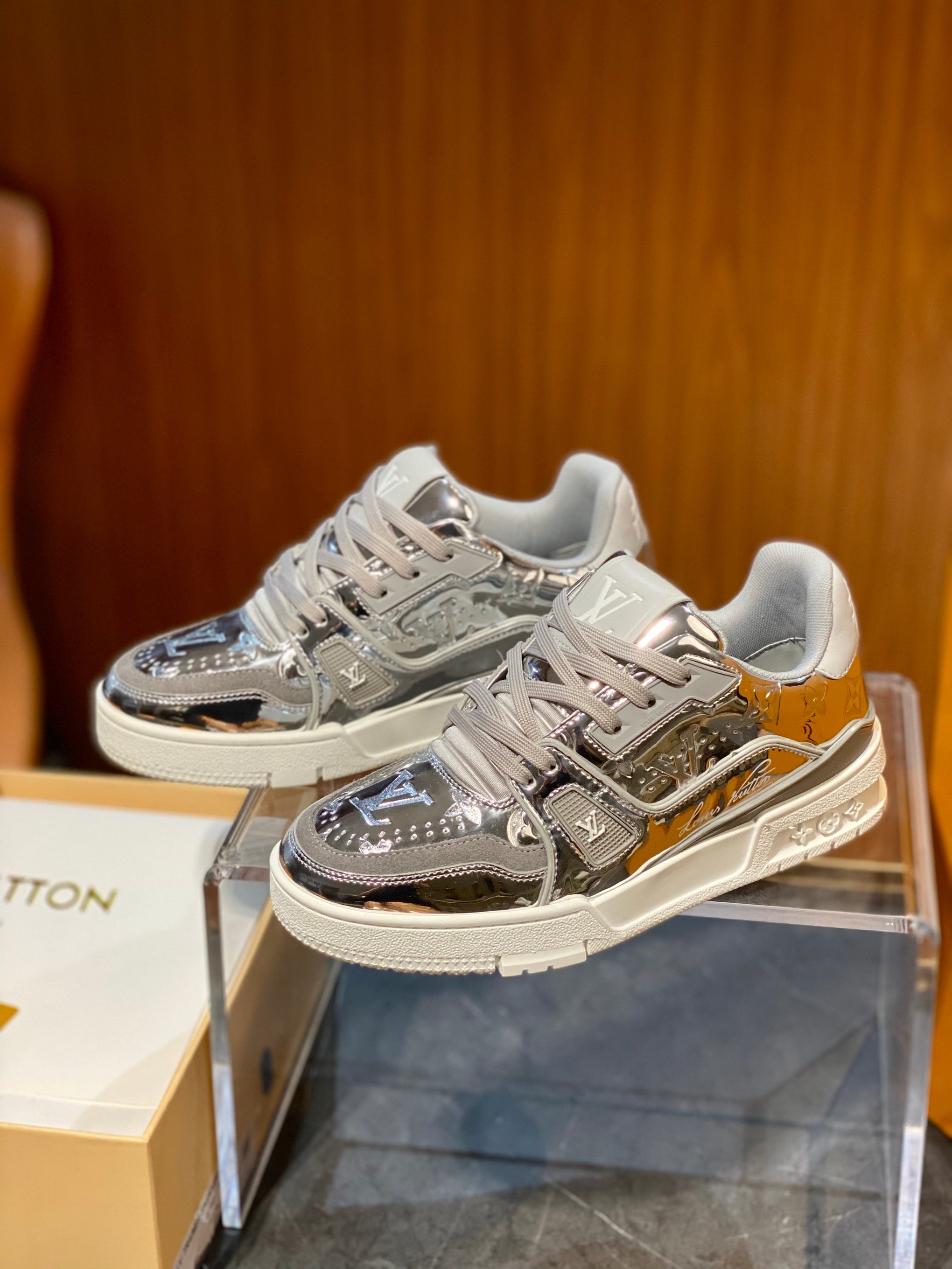 LOU TRAINERS