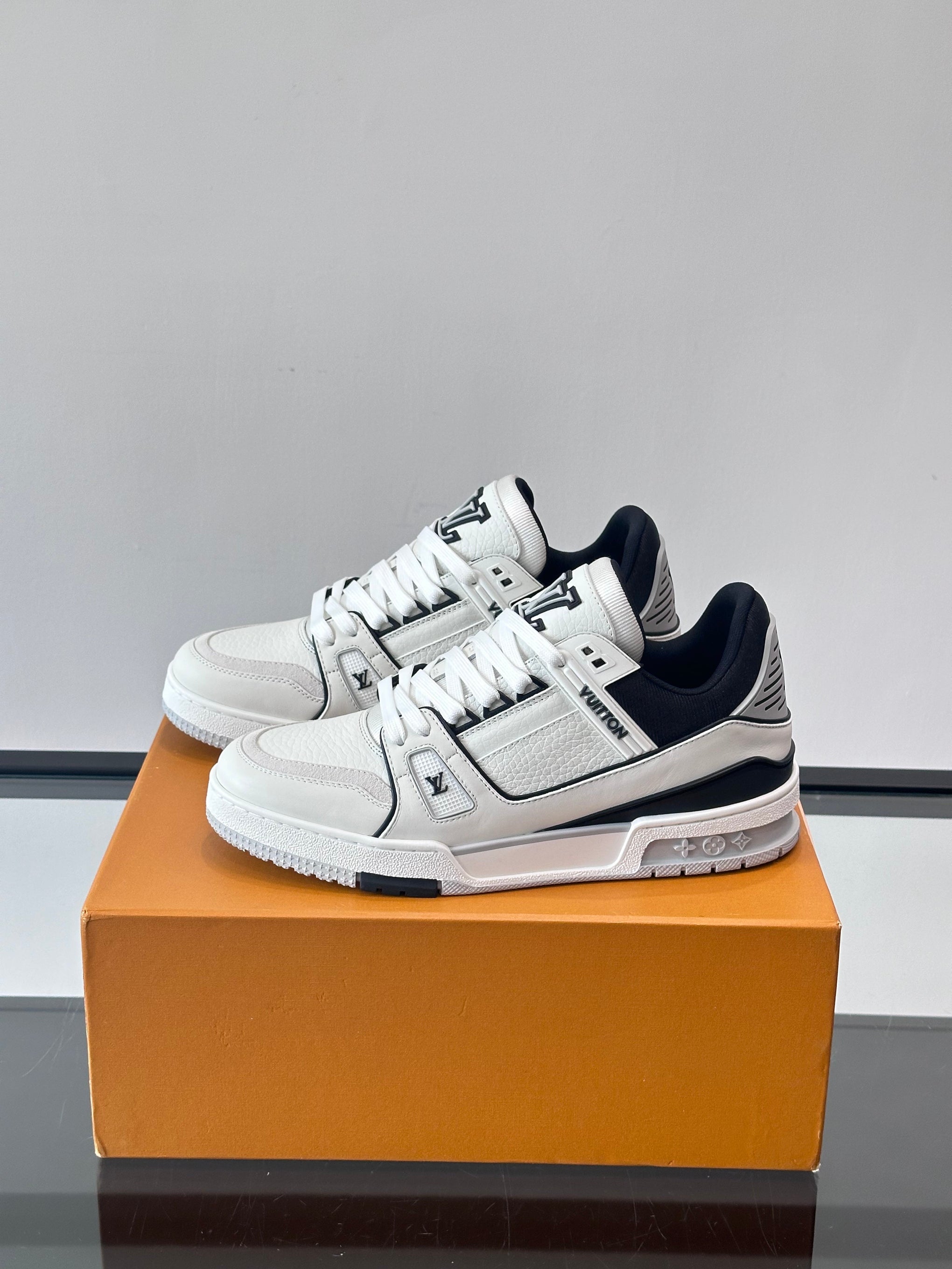 LOU TRAINERS