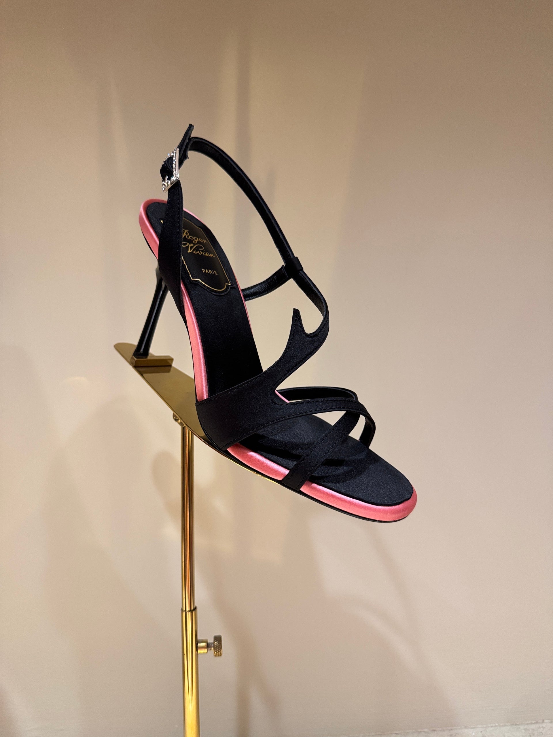 ROGER V HEELS