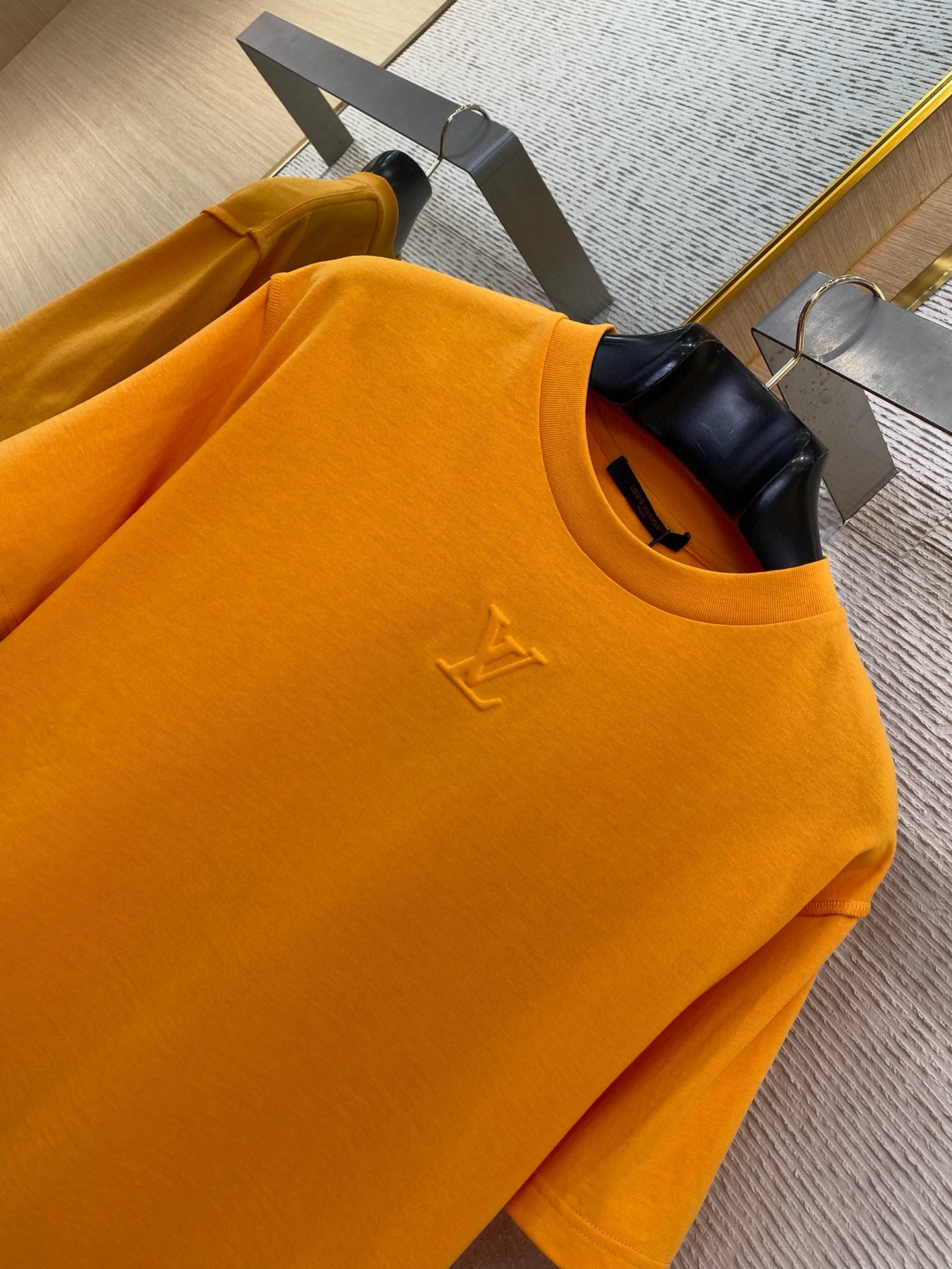 LOU T-SHIRT