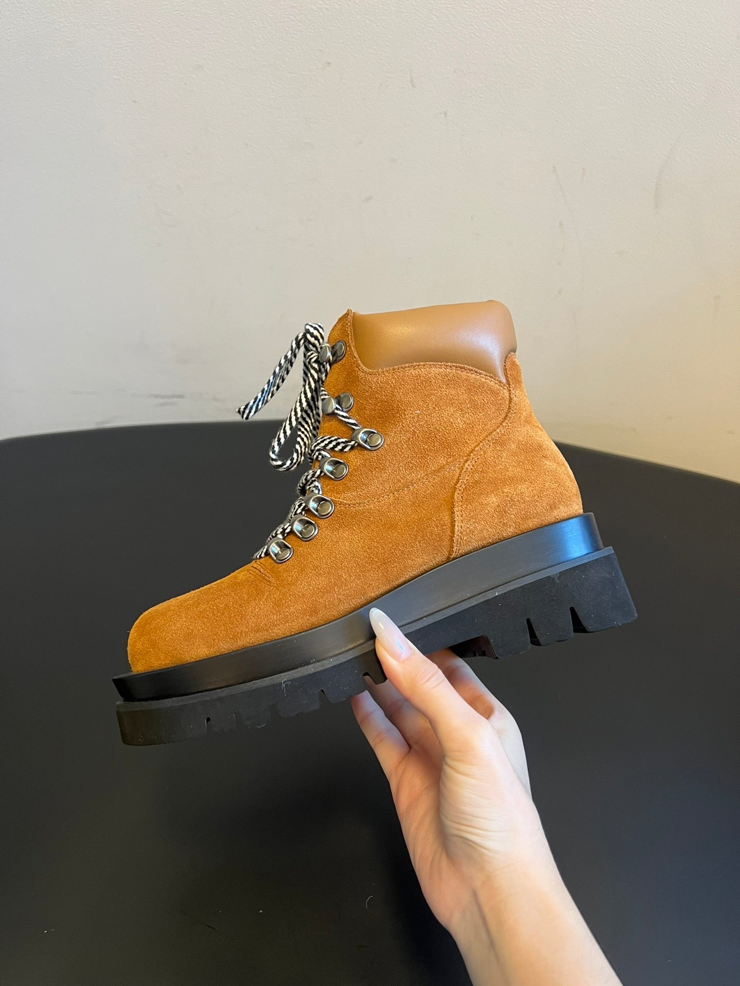 BOTT V BOOTS