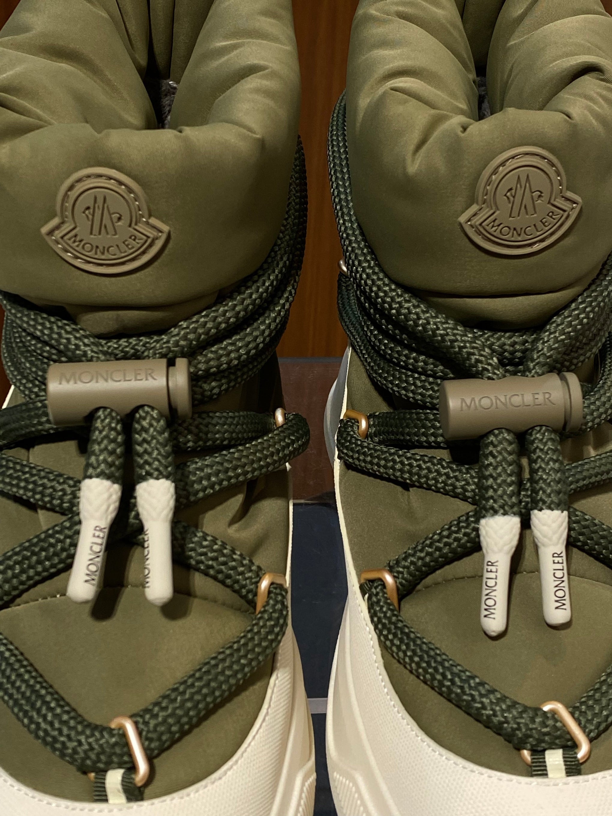 MONC ALTIVE MID SNOW BOOTS