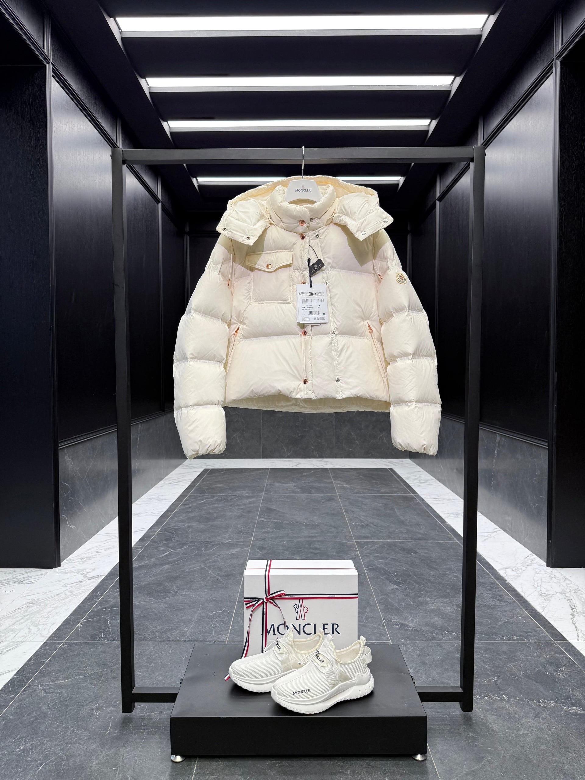 MONC EREA JACKET