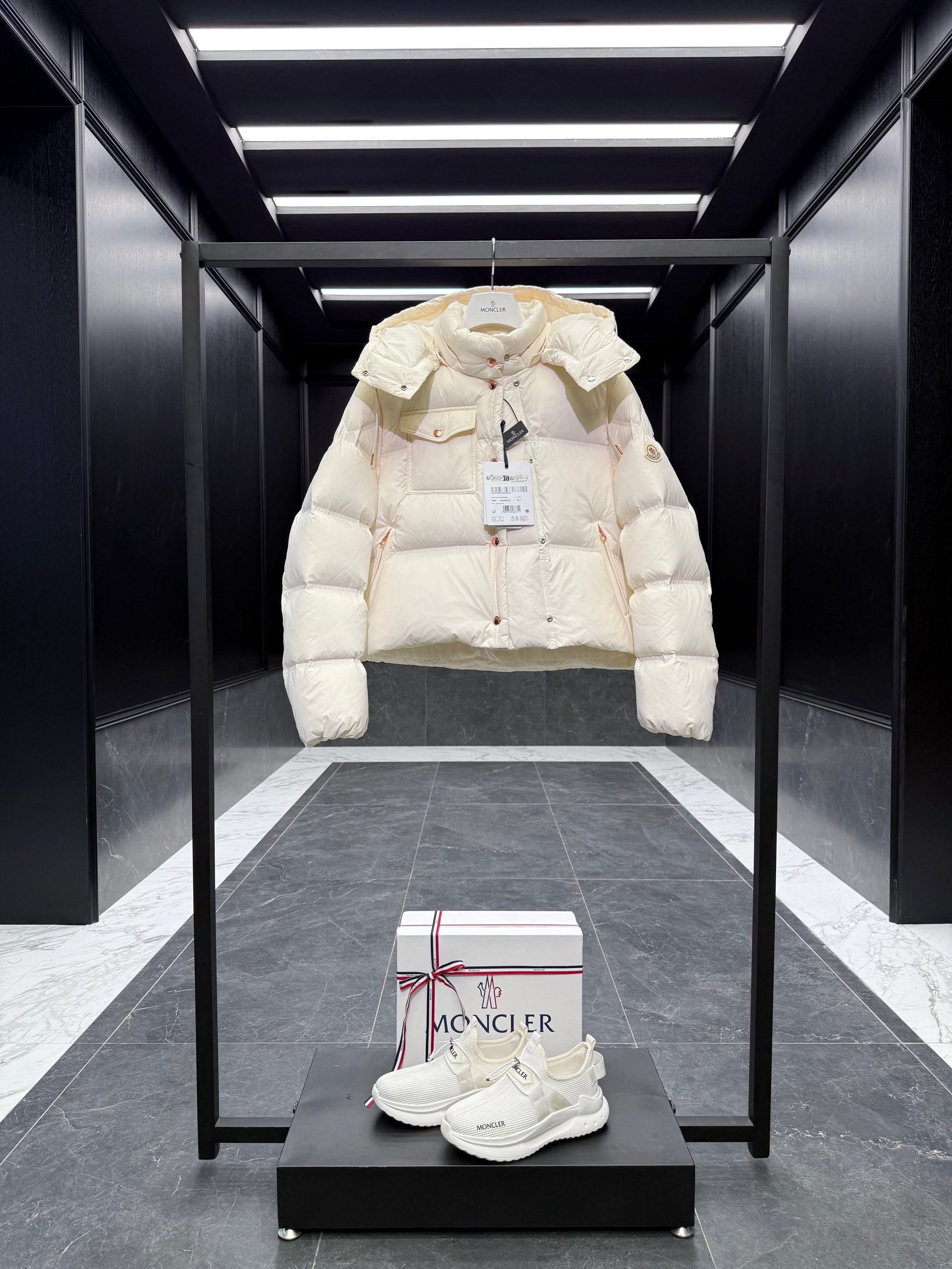 MONC EREA JACKET