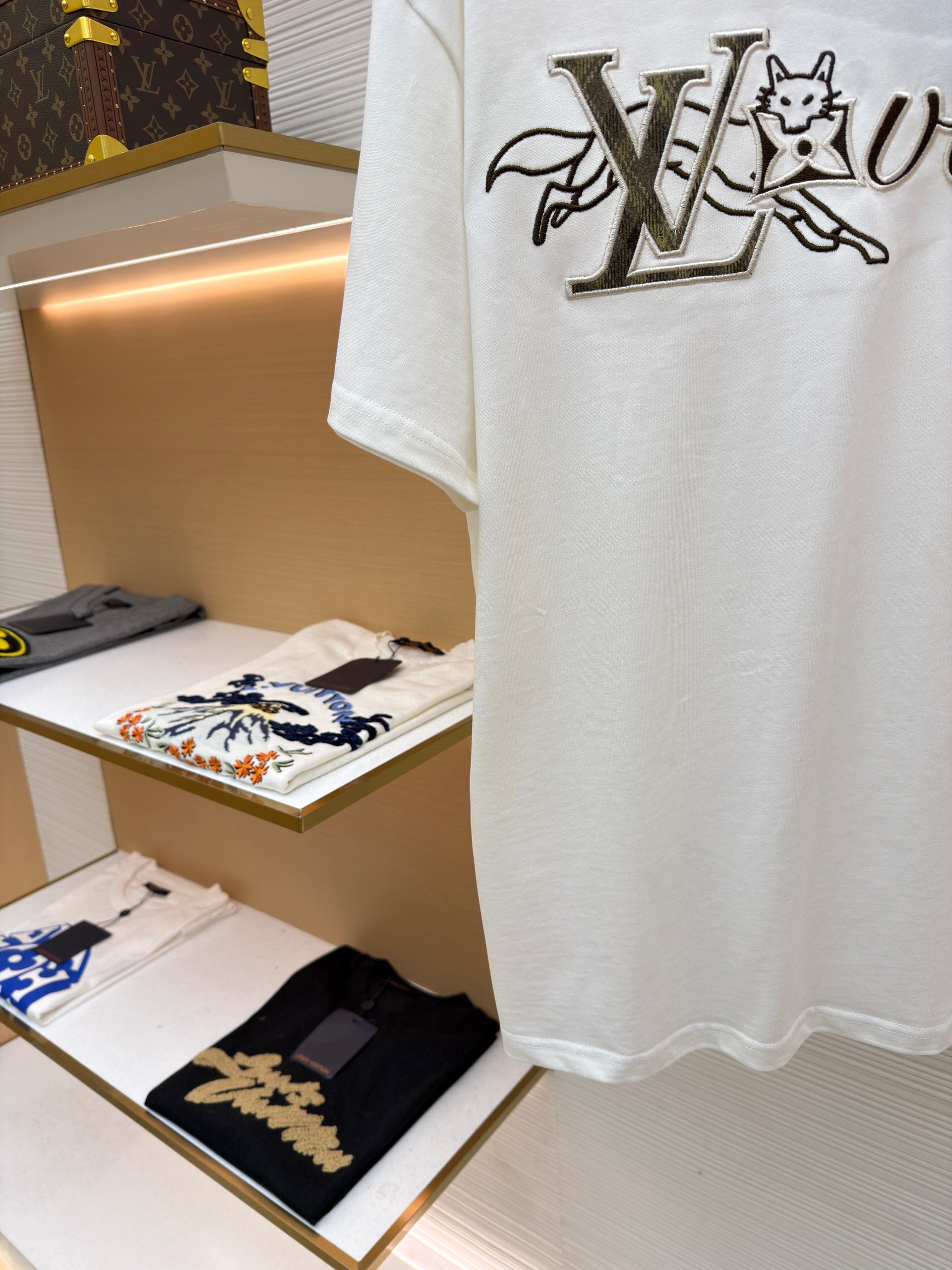 LOU T-SHIRT