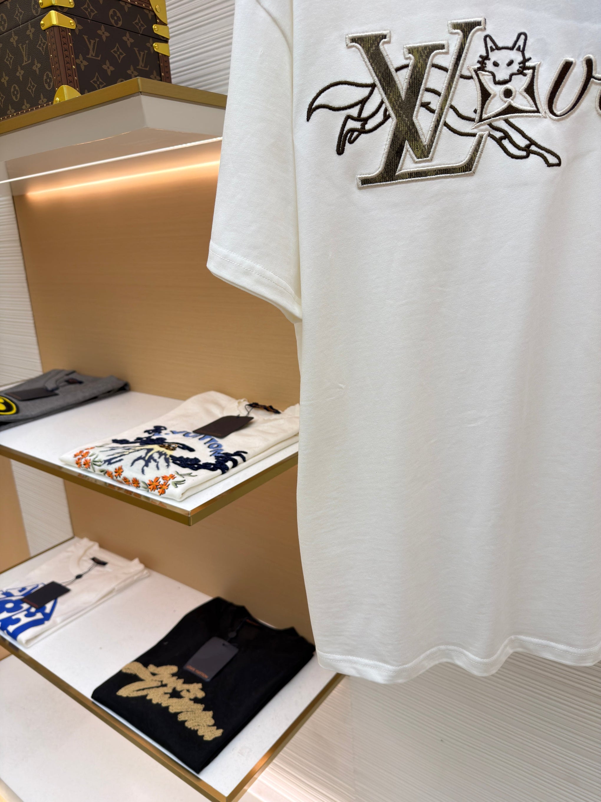 LOU T-SHIRT