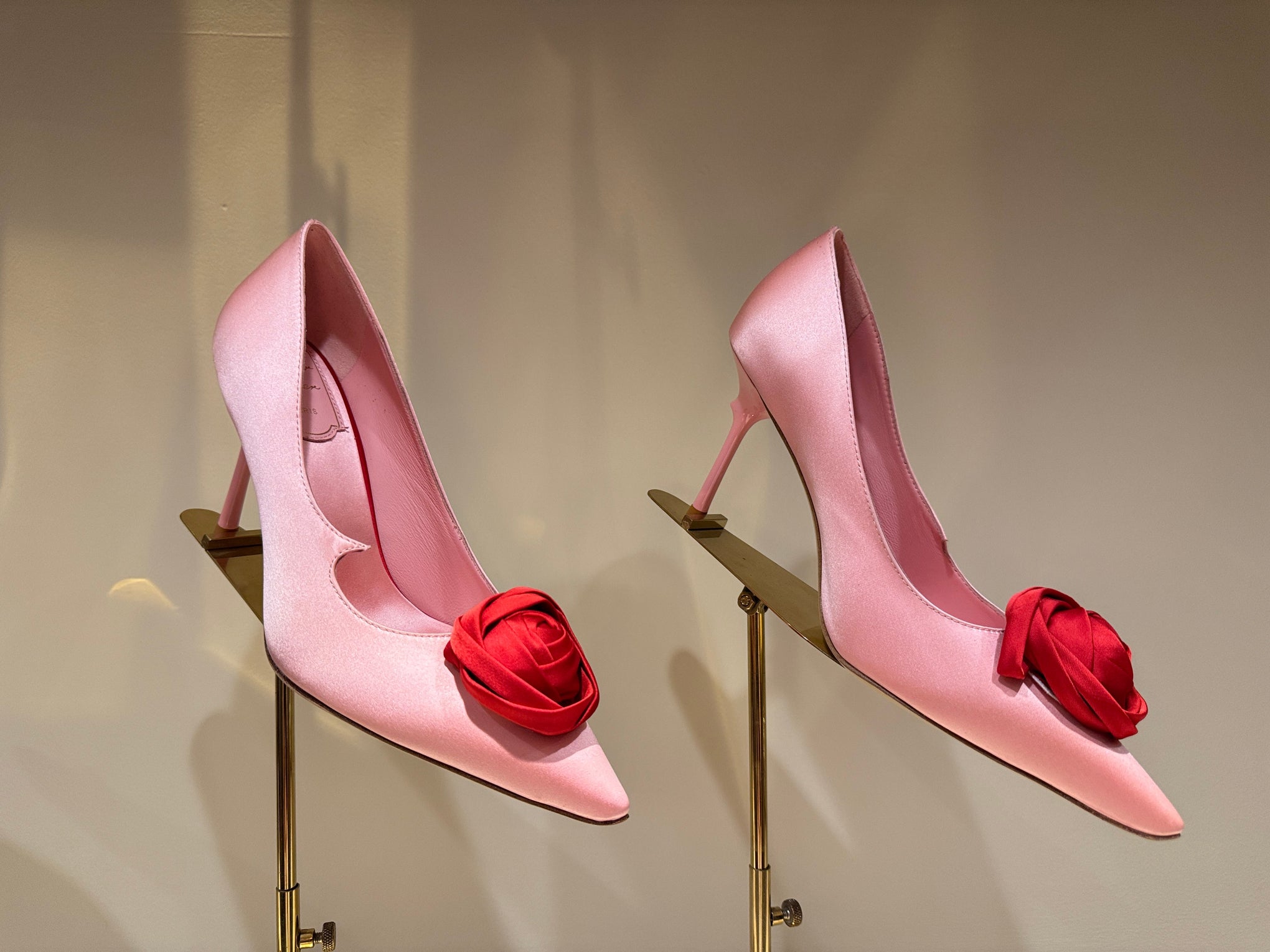 ROGER V HEELS