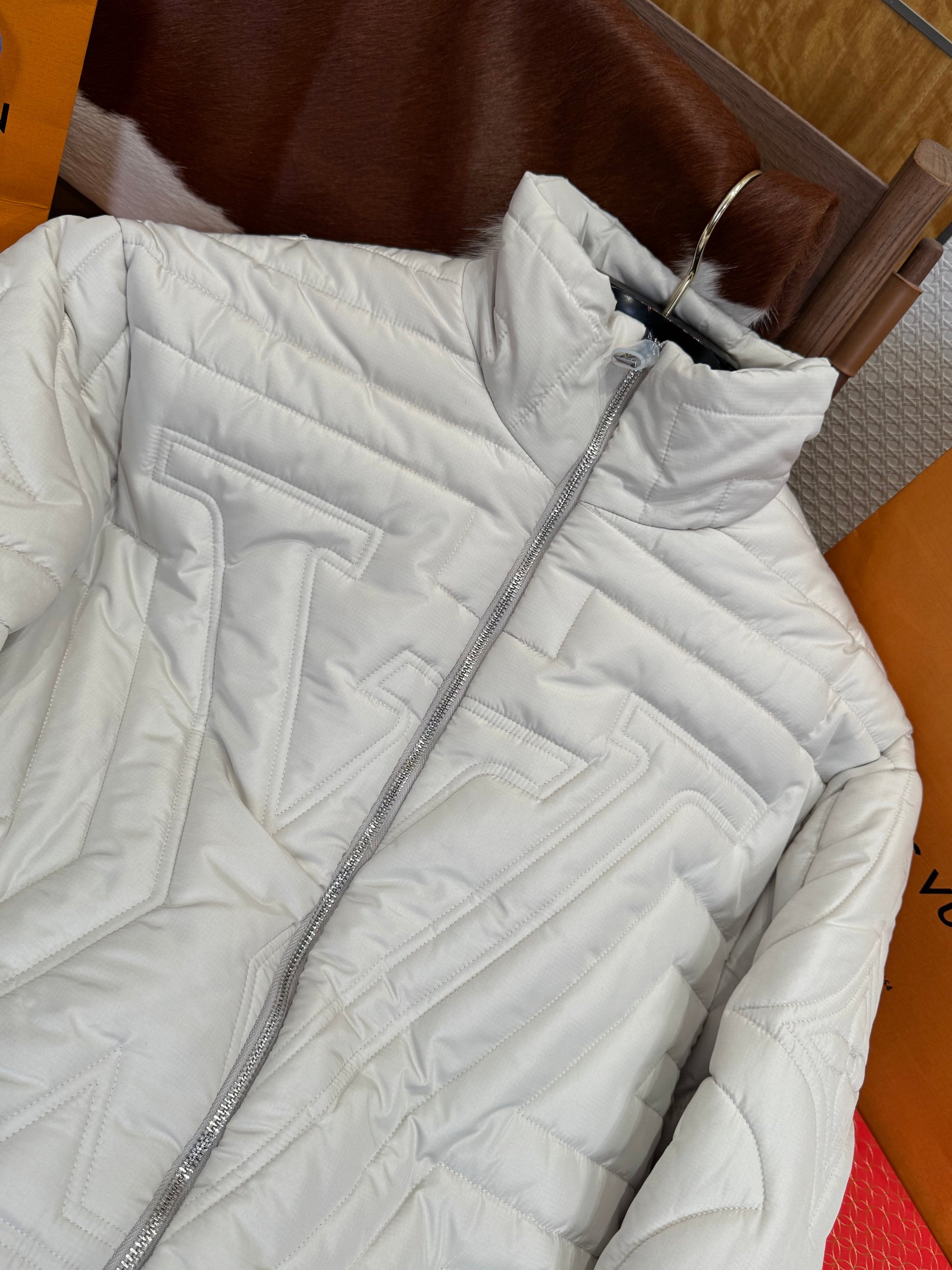 LOU JACKET