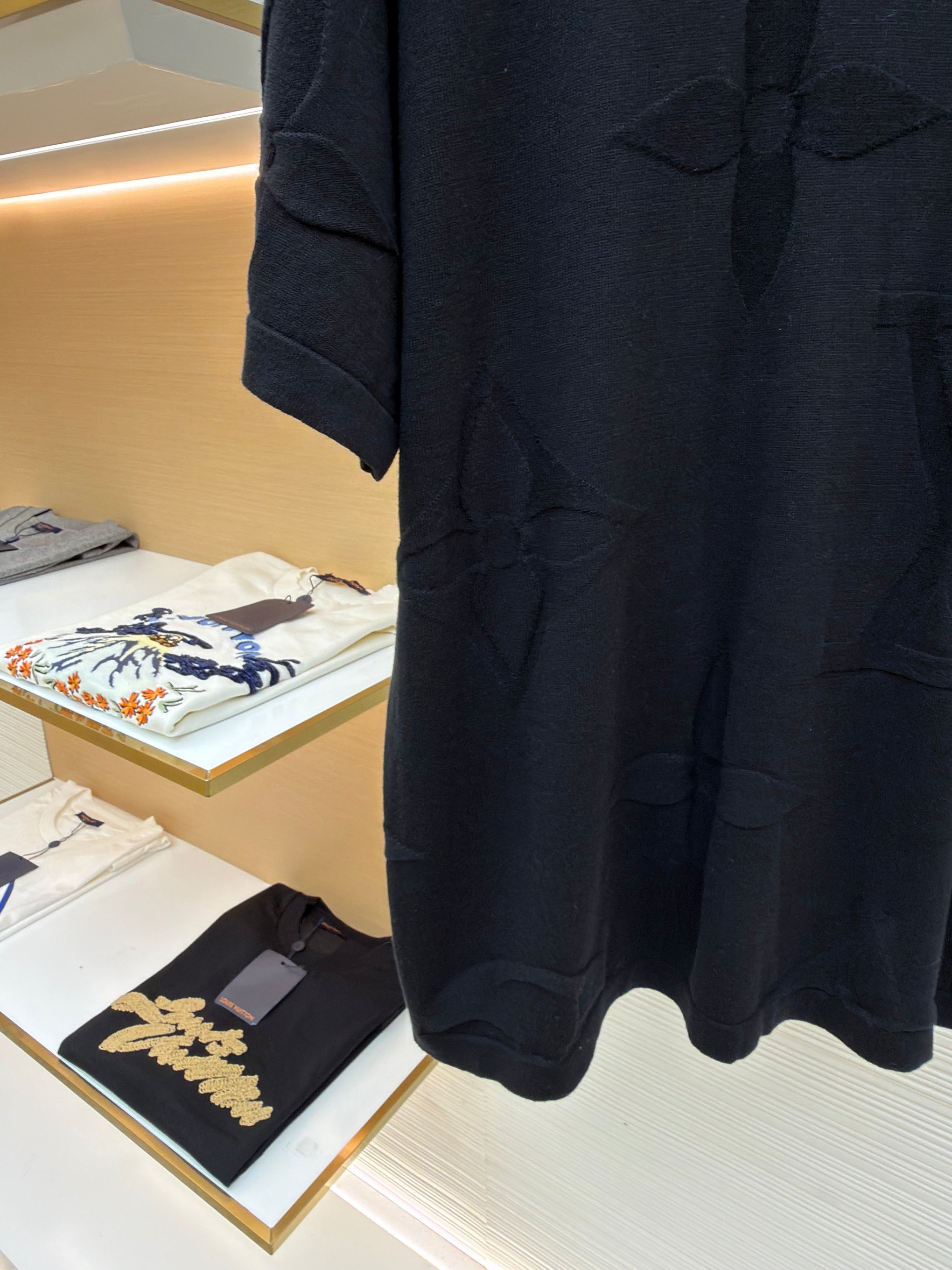 LOU T-SHIRT