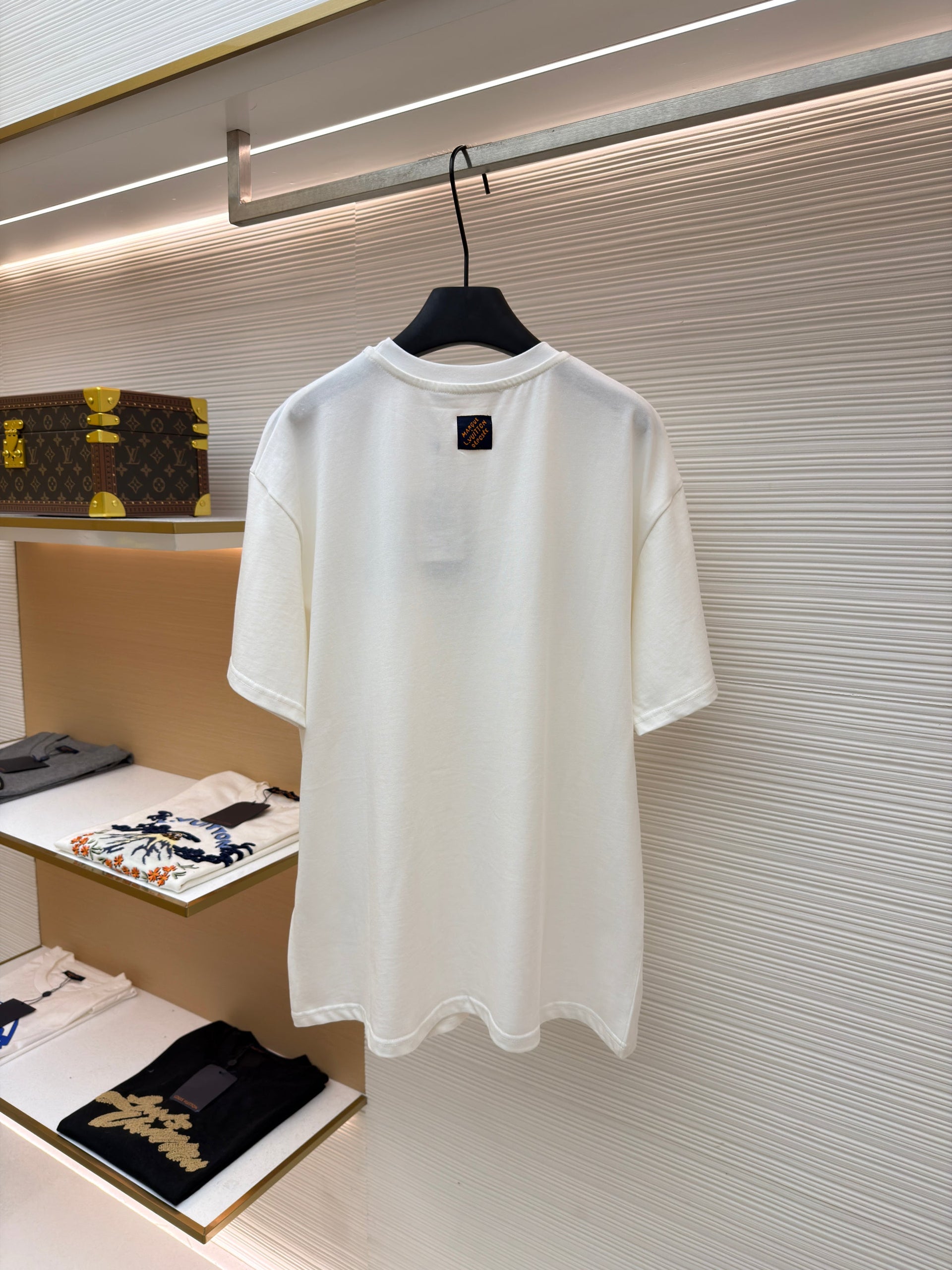 LOU T-SHIRT