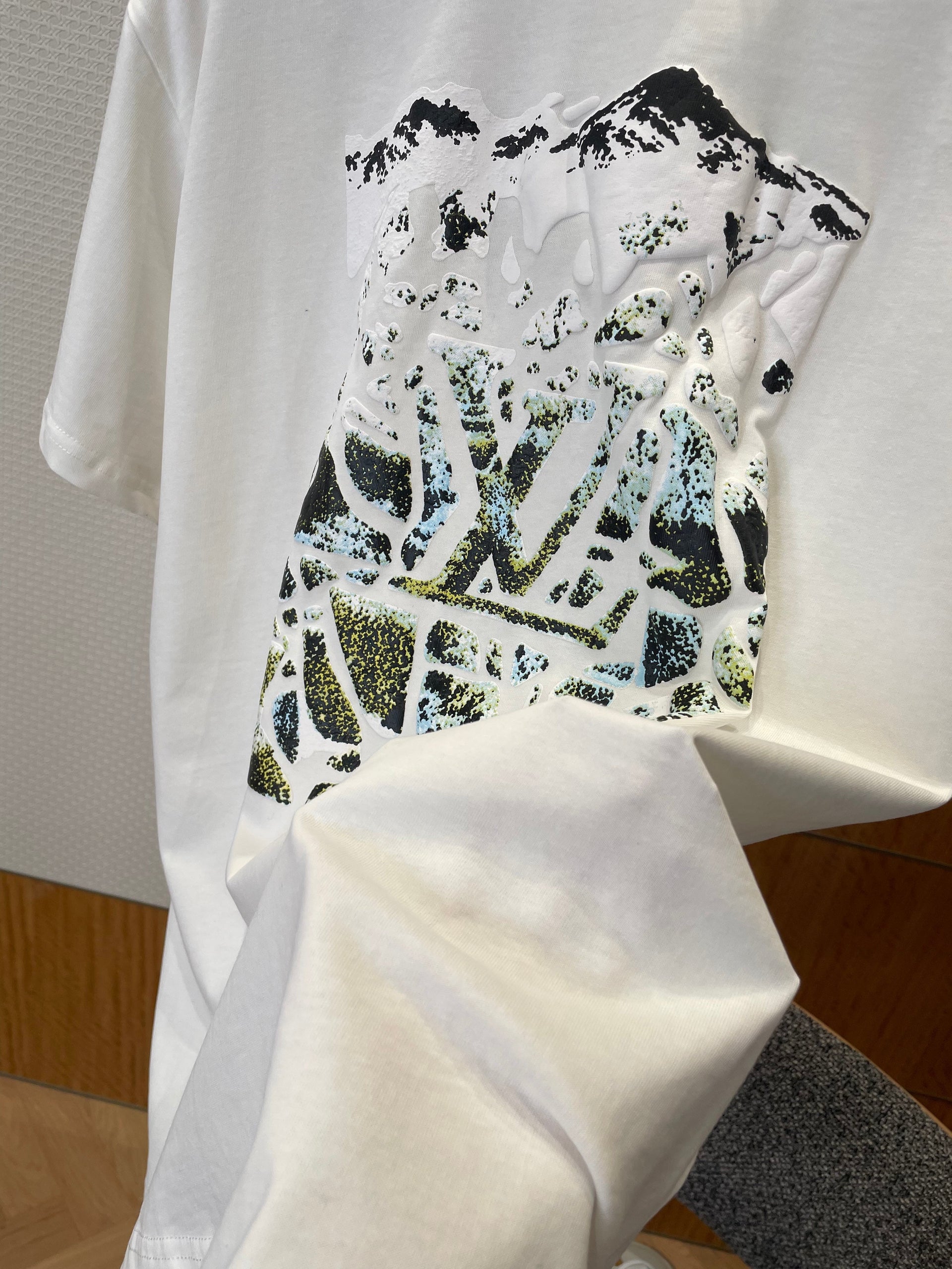 LOU T-SHIRT