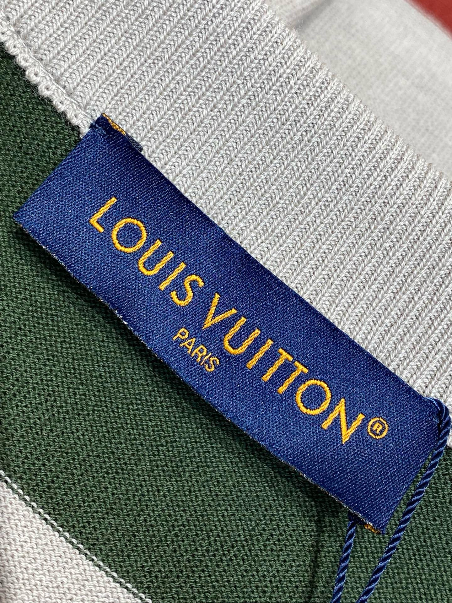 LOU T-SHIRT