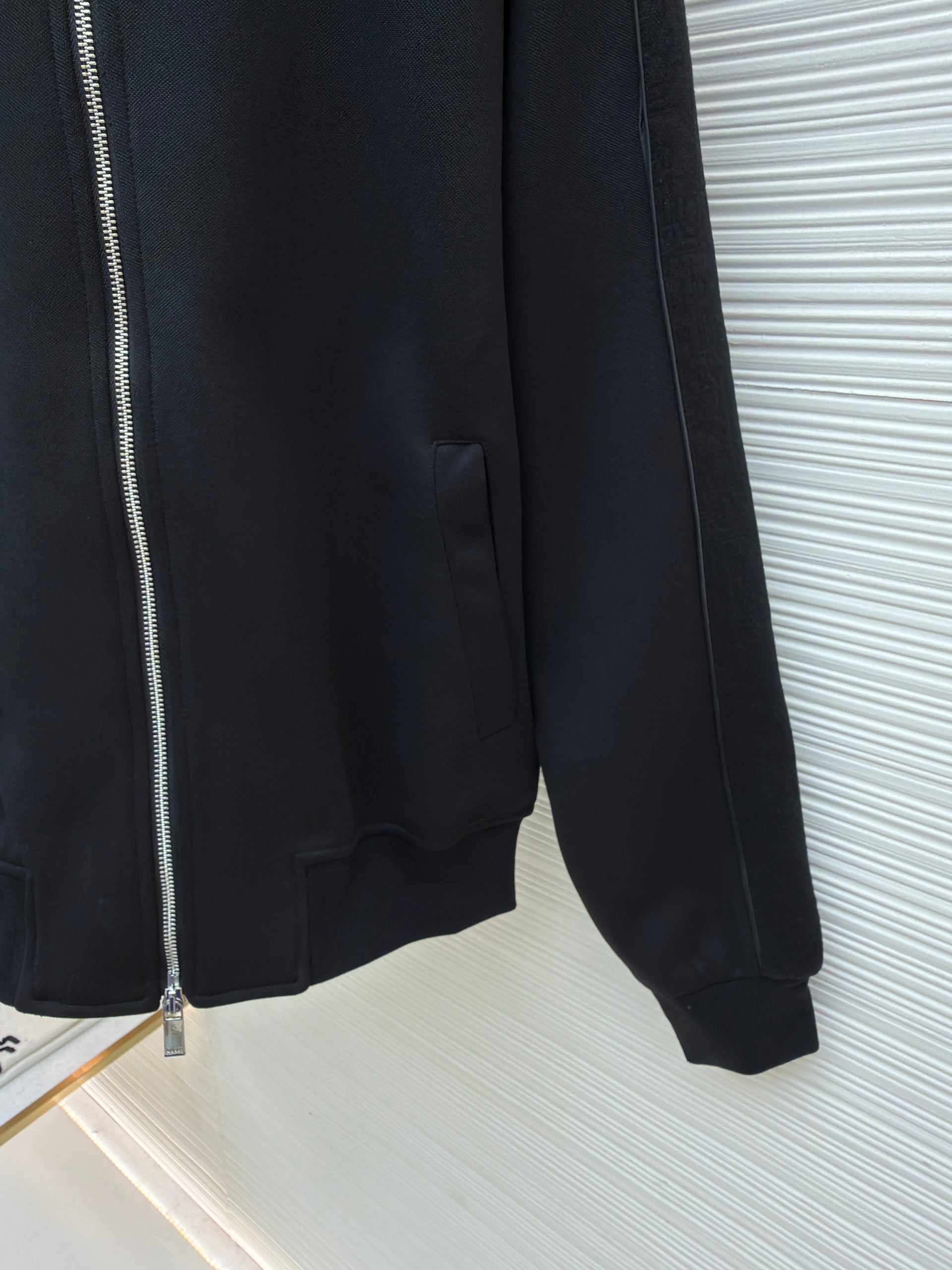 CD BOMBER SWEATSHIRT