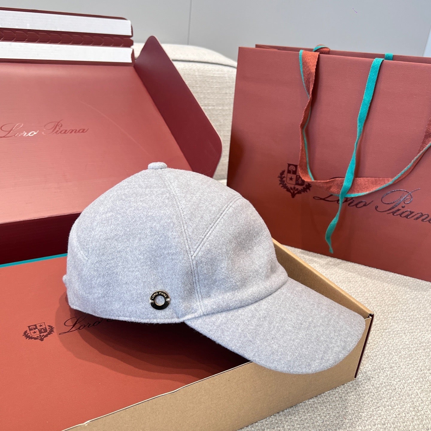 LORO P CASHMERE CAP