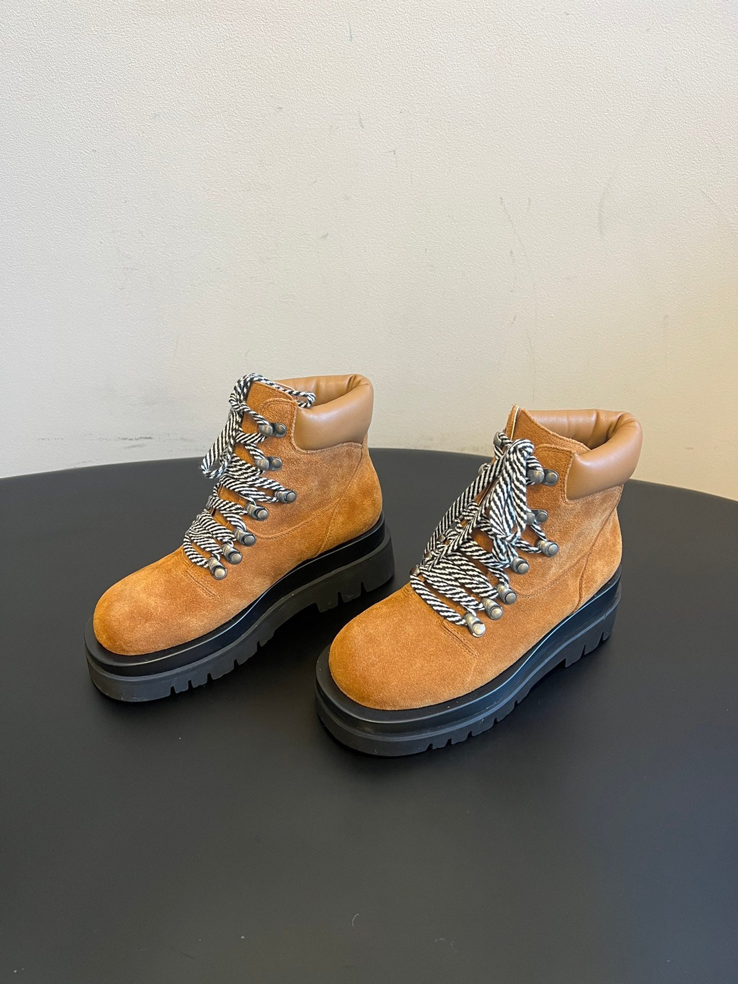 BOTT V BOOTS