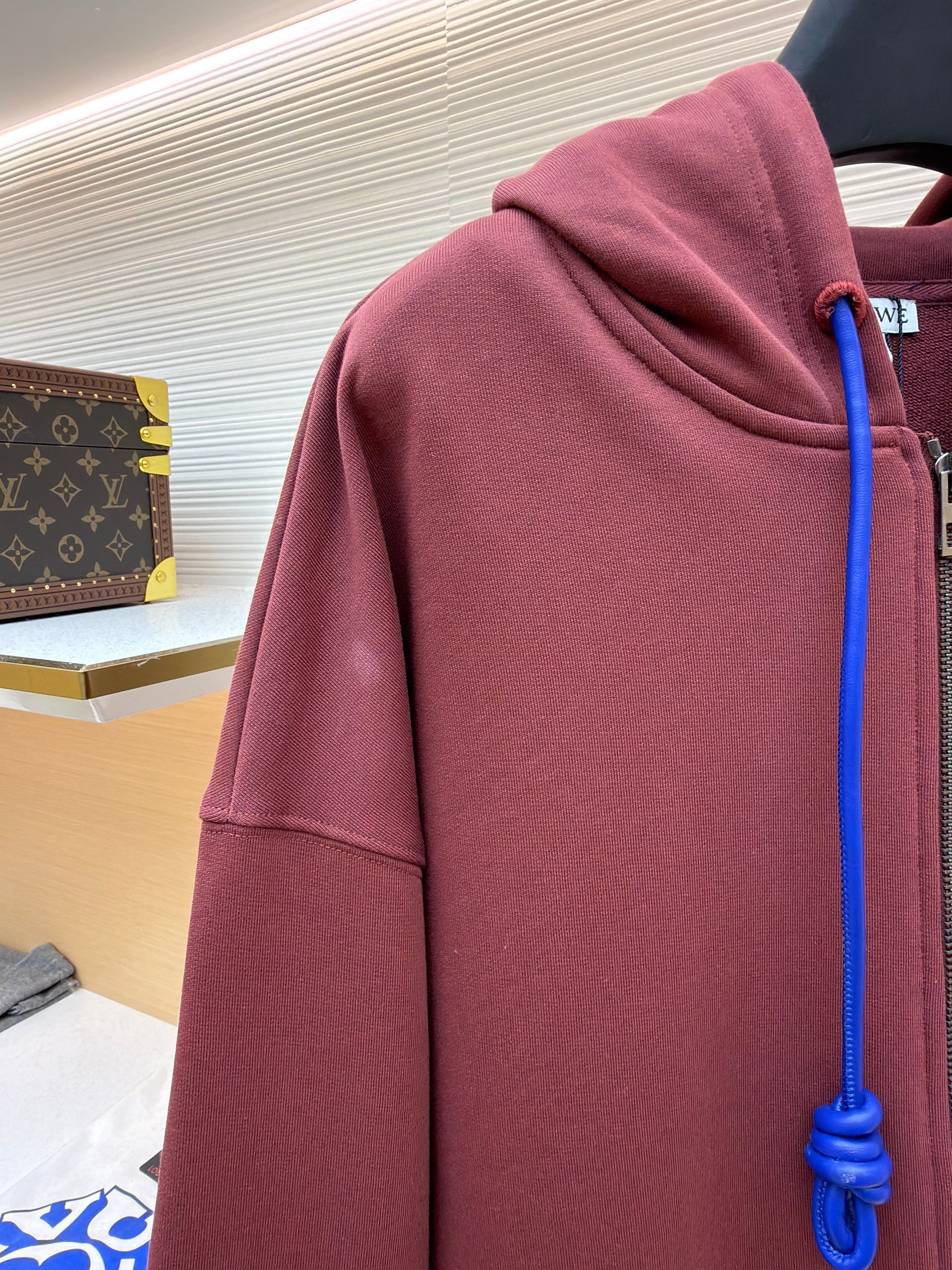 LOEW ZIP HOODIE