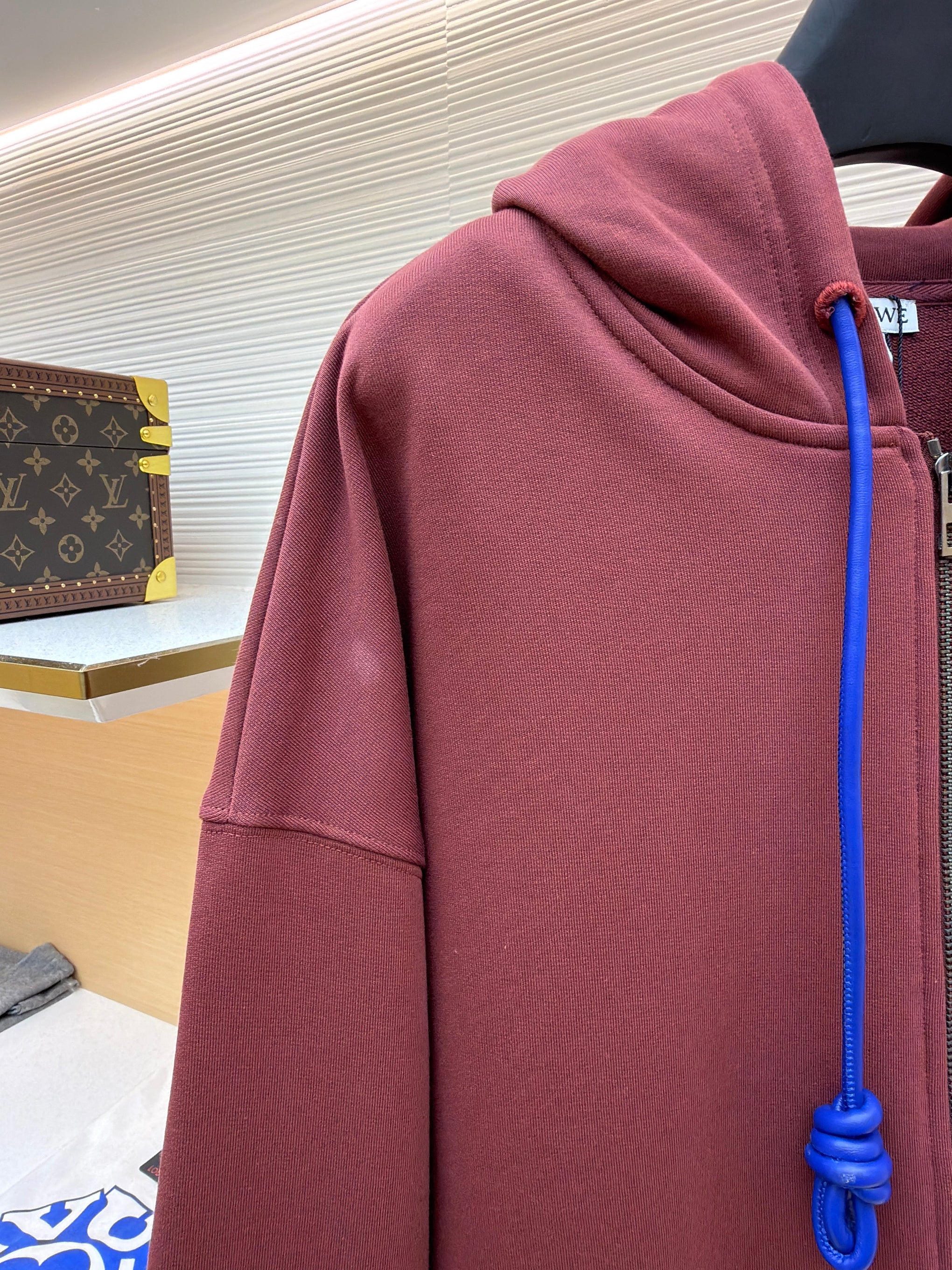 LOEW ZIP HOODIE