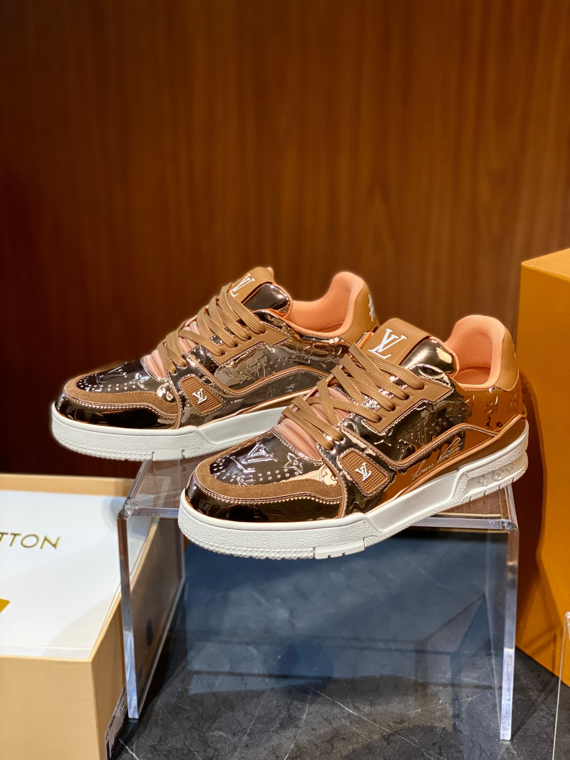 LOU TRAINERS