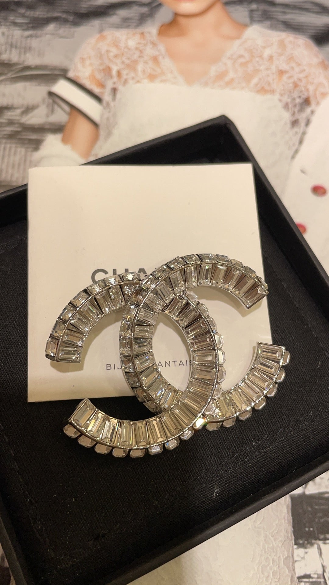 CC BROOCHE