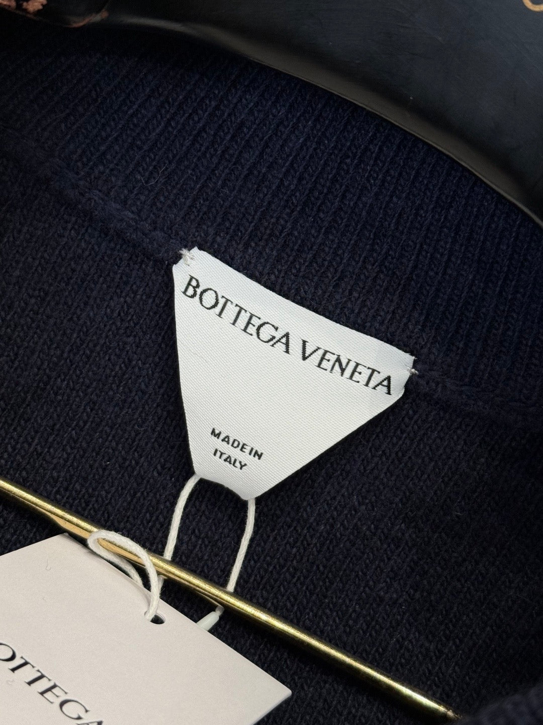 BOTT V JUMPER