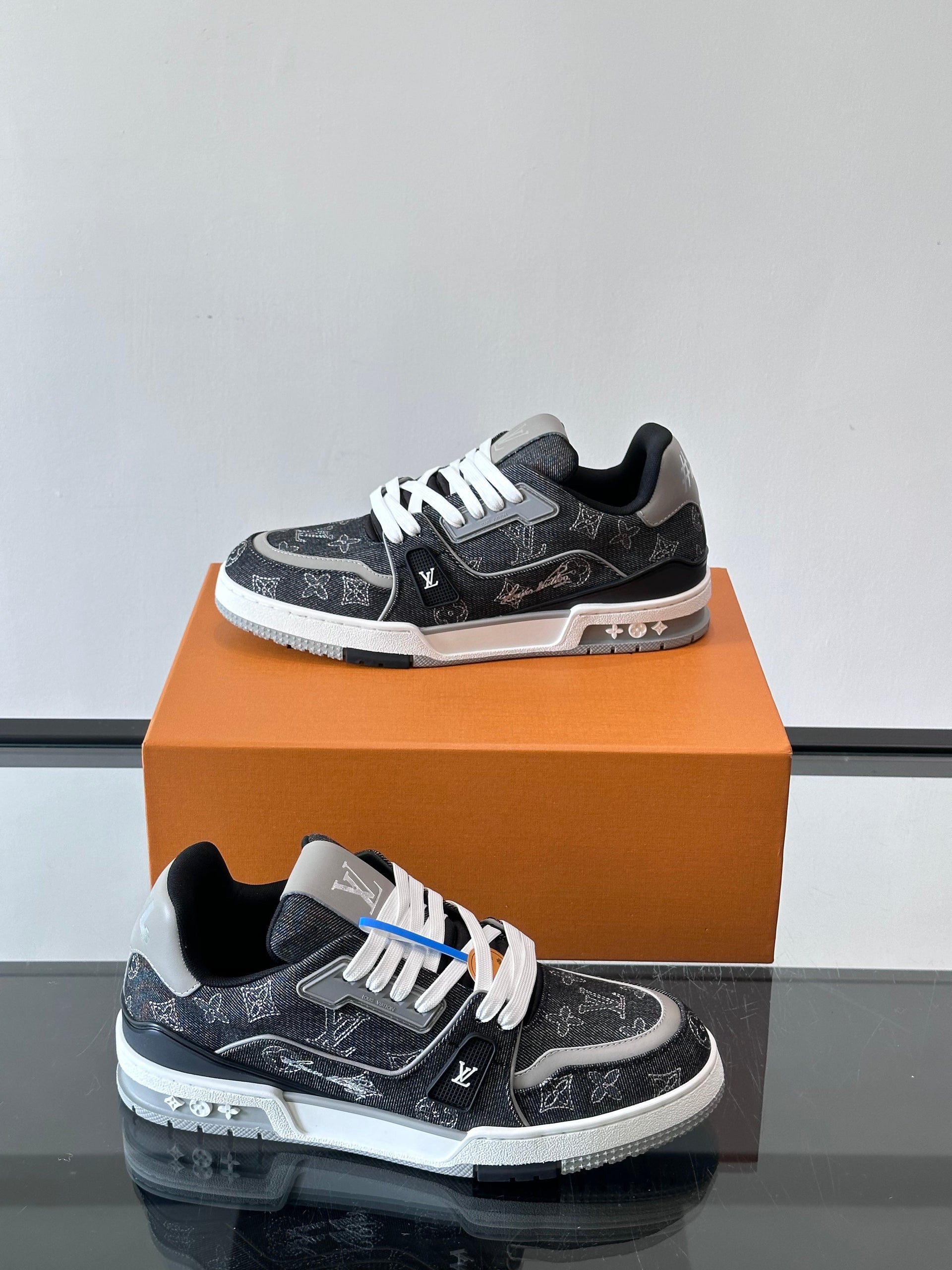 LOU TRAINERS