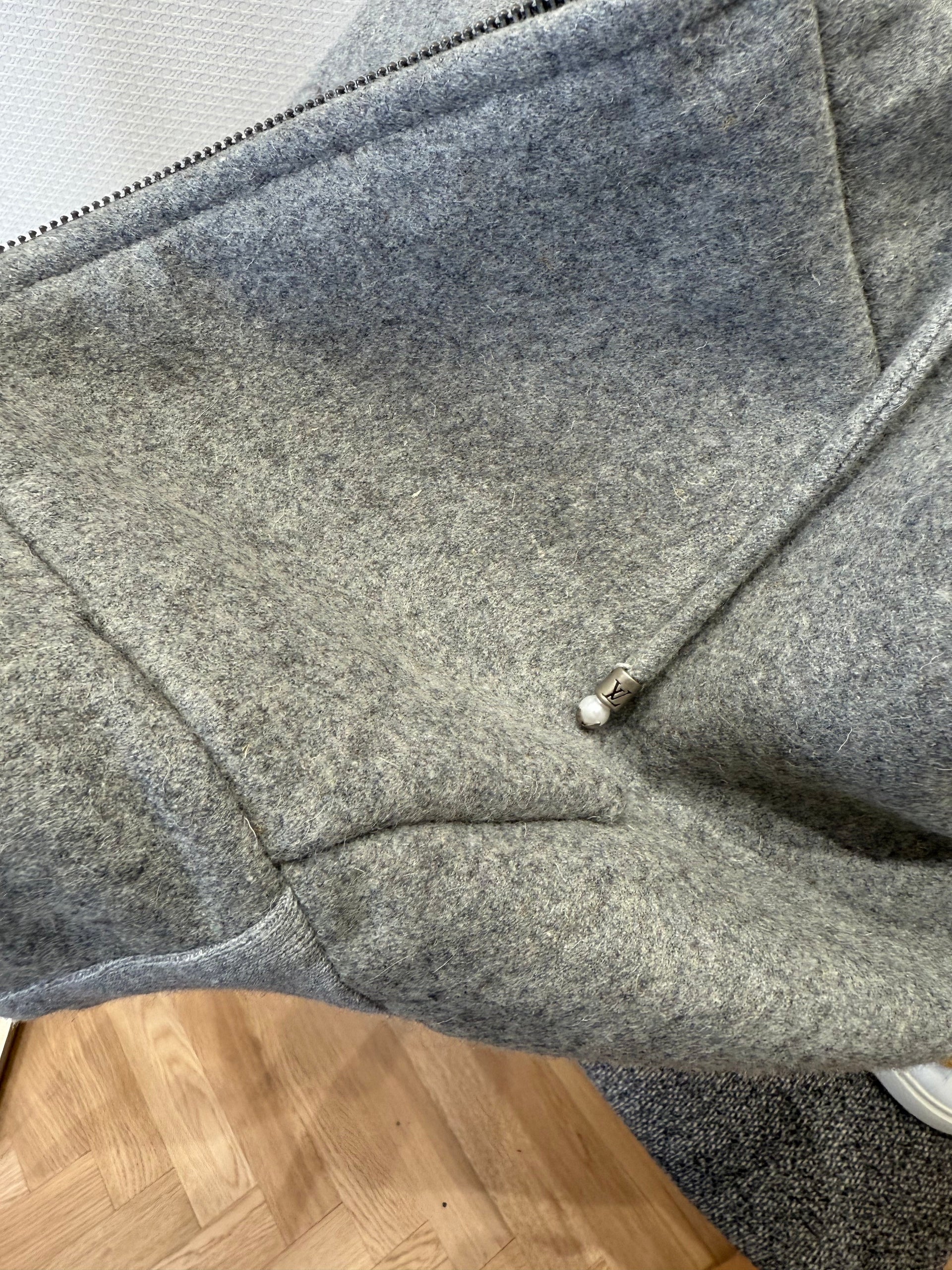 LOU ZIP HOODIE