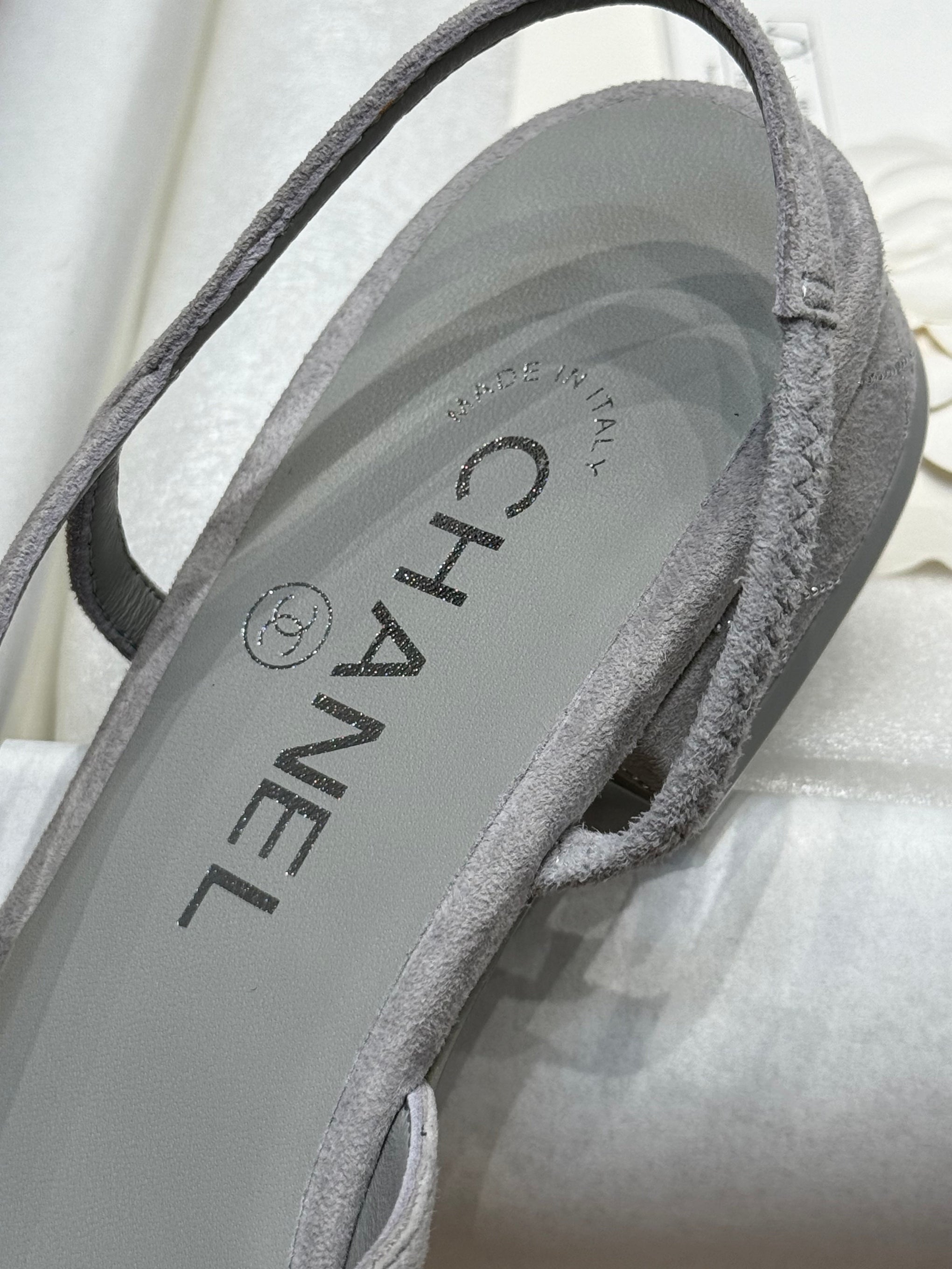 CC SLINGBACK PUMPS