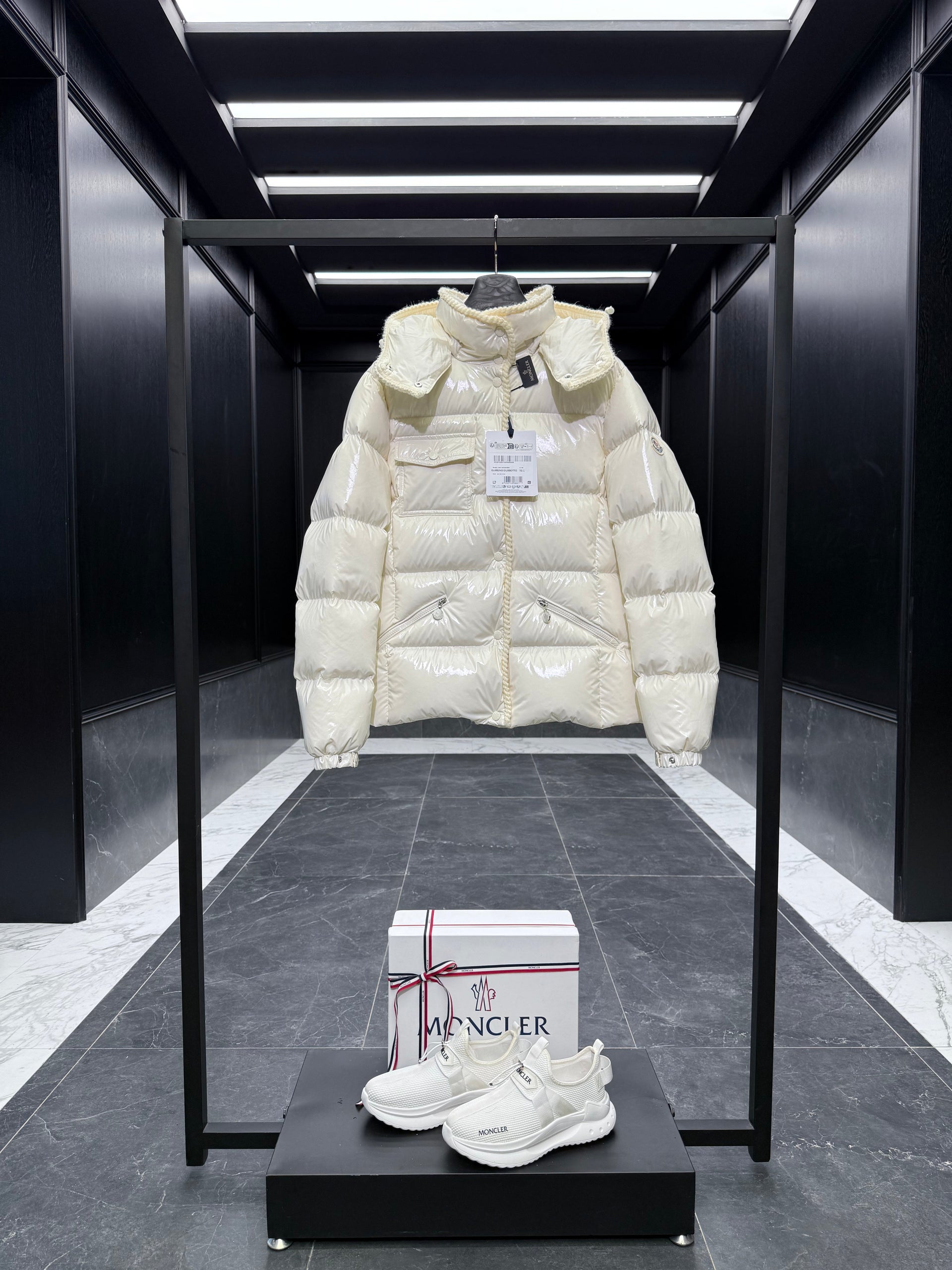 MONC GLAREINS JACKET