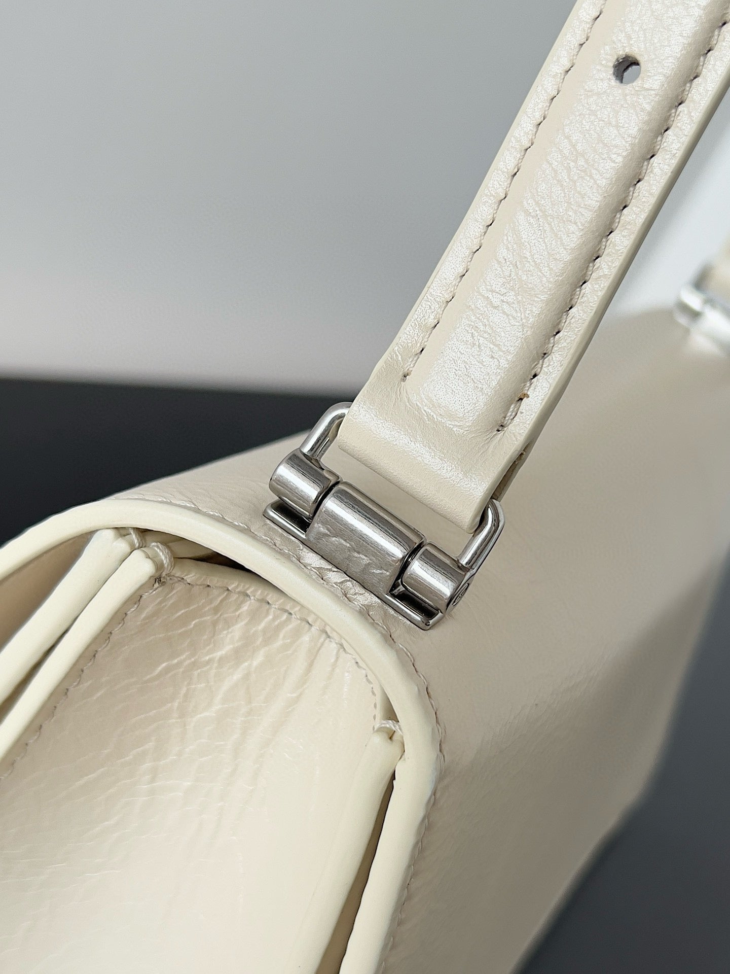 BAL SMALL CRUSH BAG
