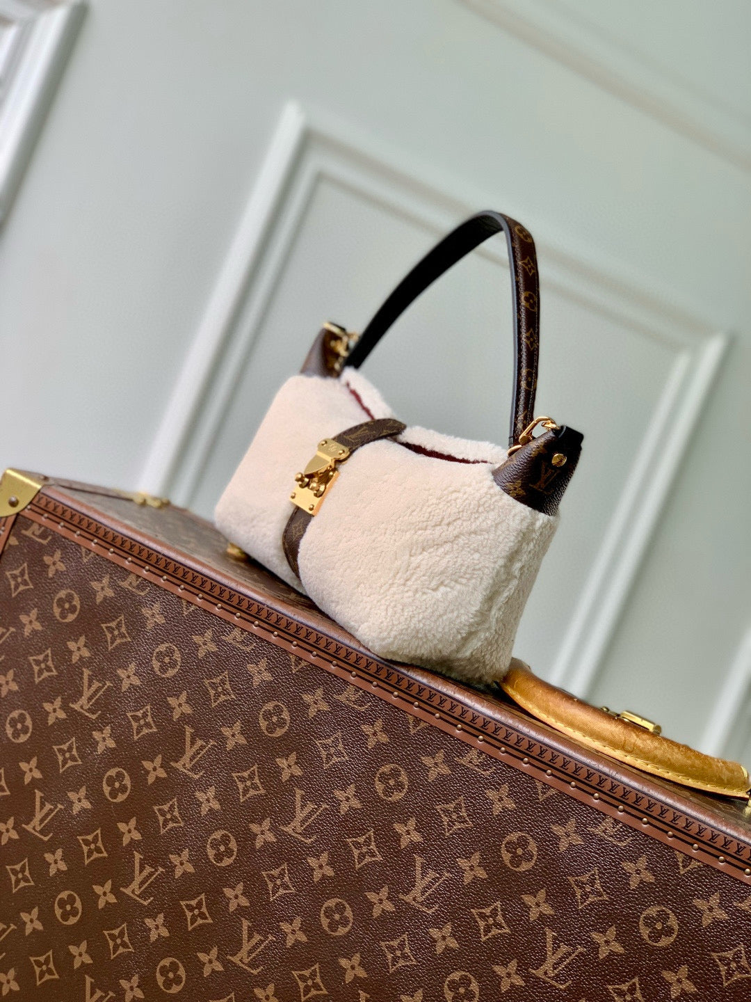 LOU POCHETTE MIA BAG